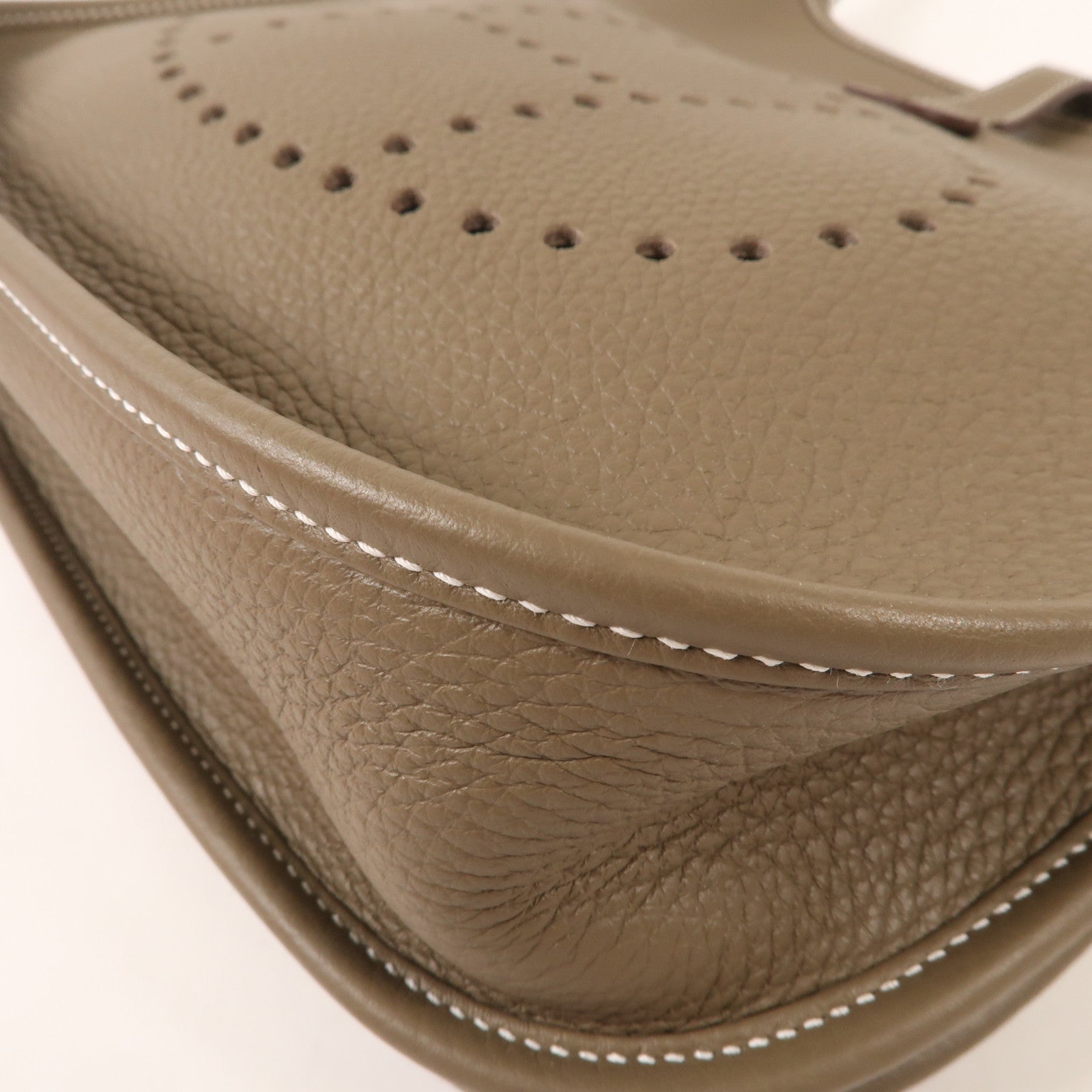 HERMES Clemence皮革Evelyne PM銀扣肩背袋Etoupe