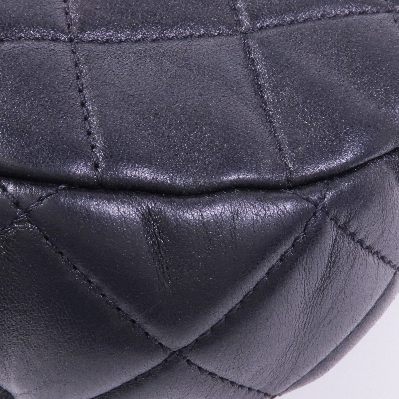 CHANEL 牛皮皮革Hobo Bag金扣鏈帶肩背袋