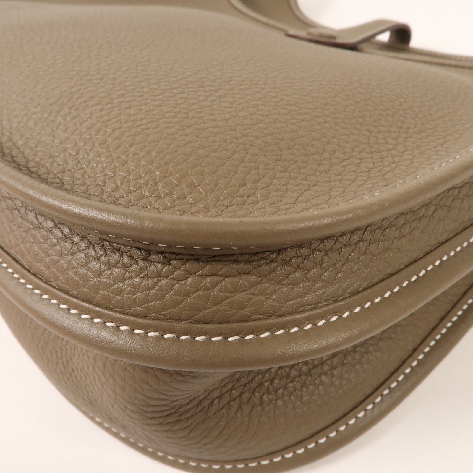 HERMES Clemence皮革Evelyne PM銀扣肩背袋Etoupe