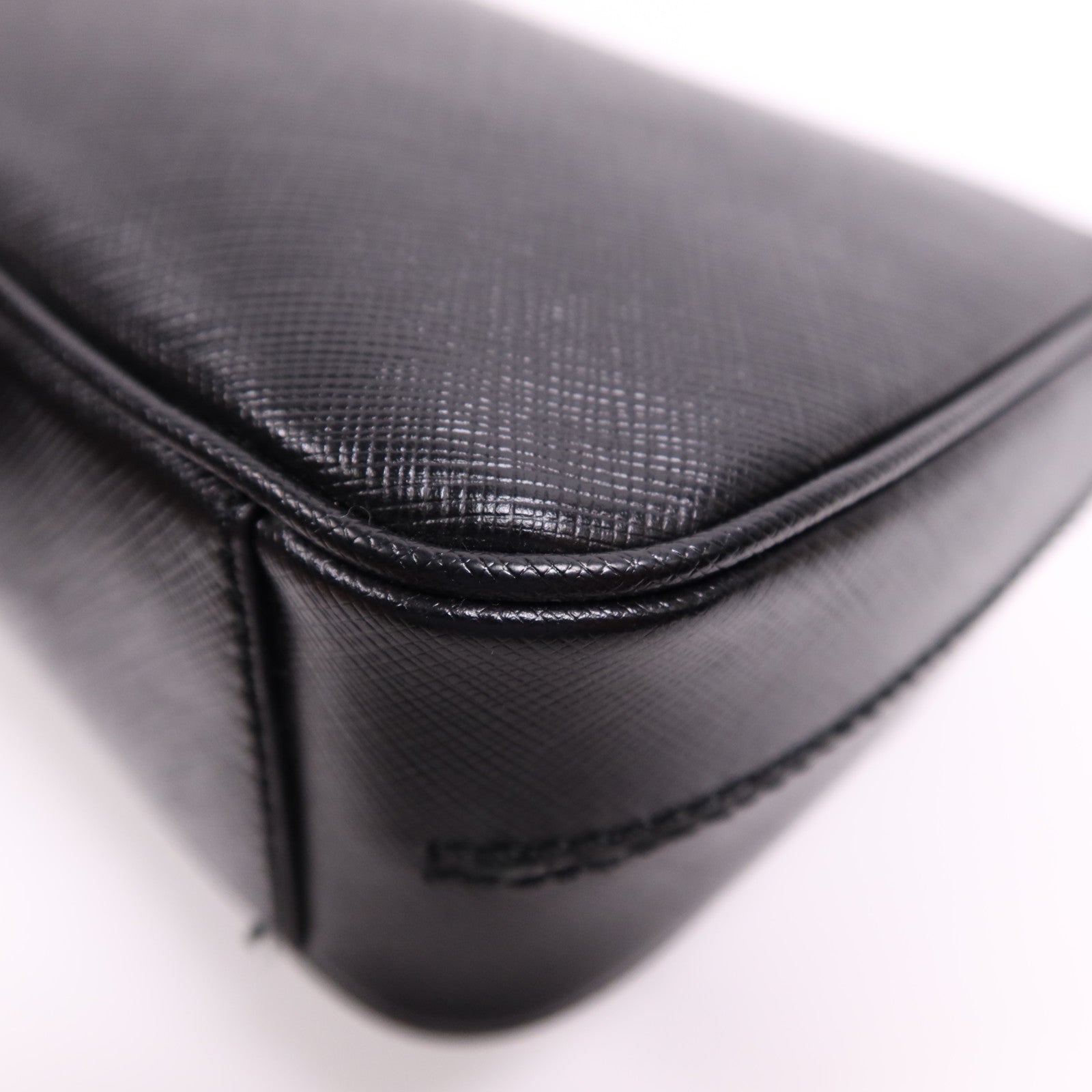 Salvatore Ferragamo 牛皮皮革Chain Shoulder Bag銀扣鏈帶肩背袋