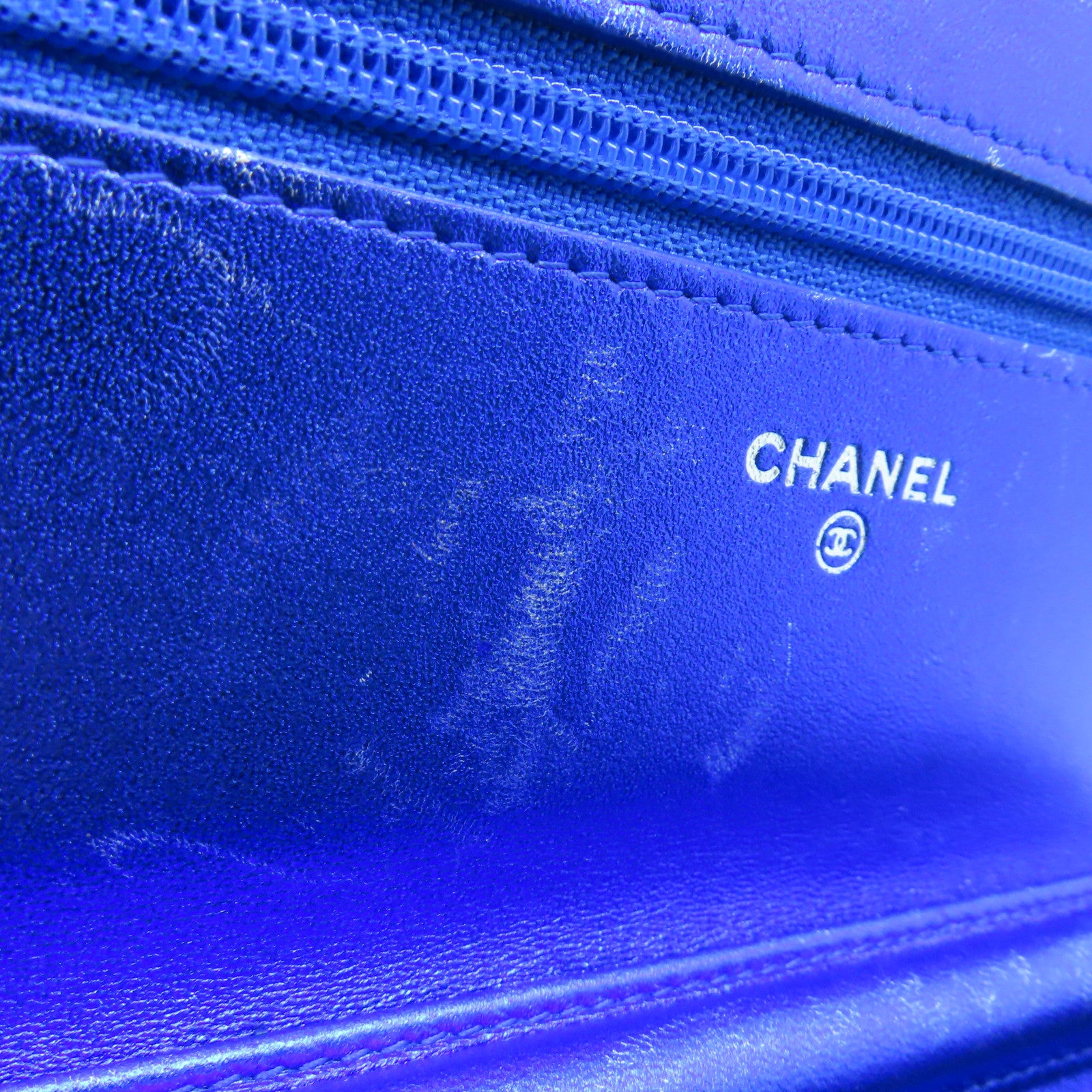 CHANEL 菱格漆皮皮革Boy WOC银扣链带肩背袋蓝色