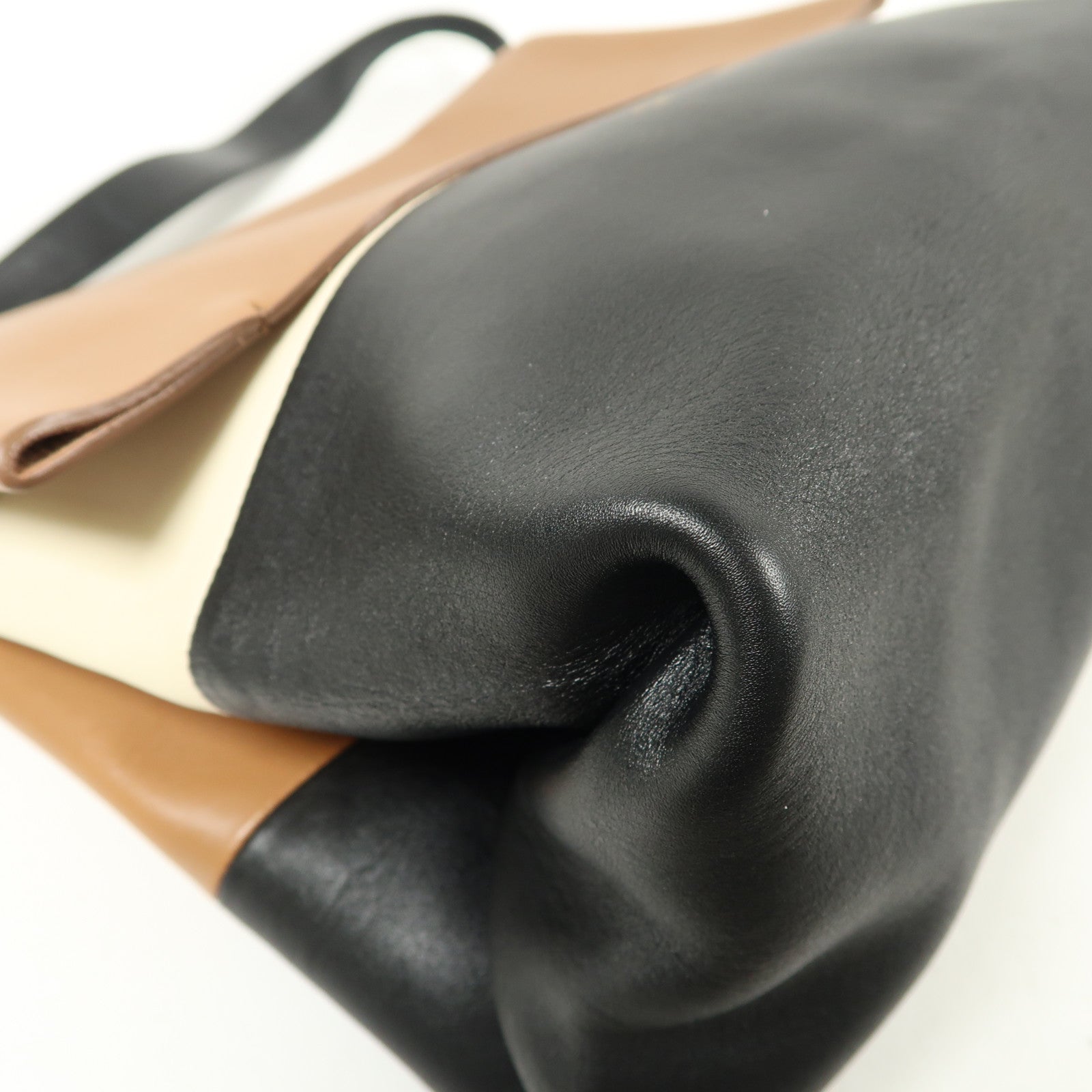 CELINE 牛皮皮革All Soft Mellow Shoulder銀扣肩背袋