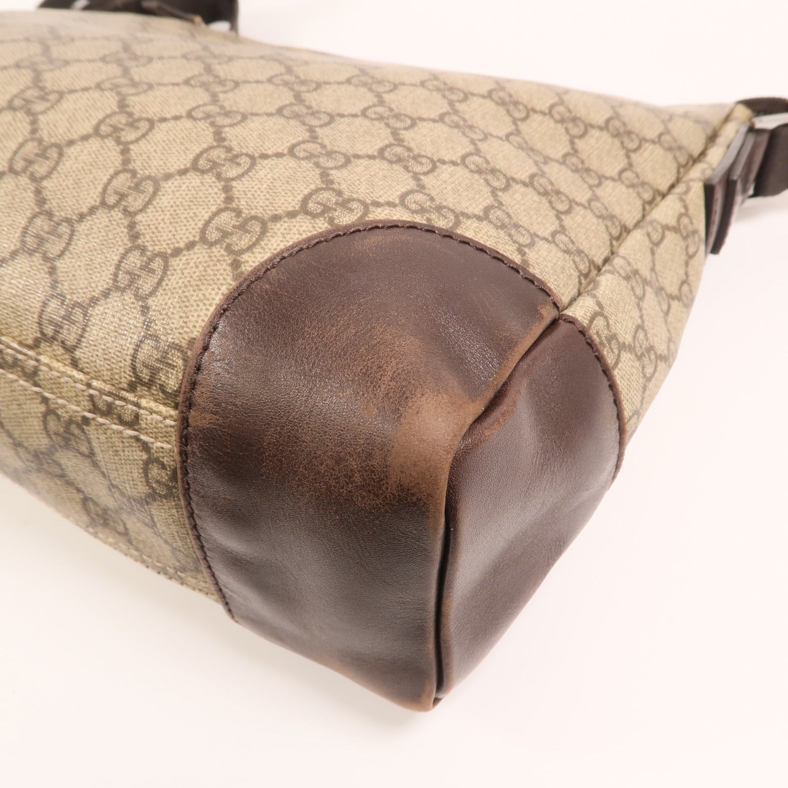 GUCCI GG帆布Shoulder Bag銀扣肩背袋