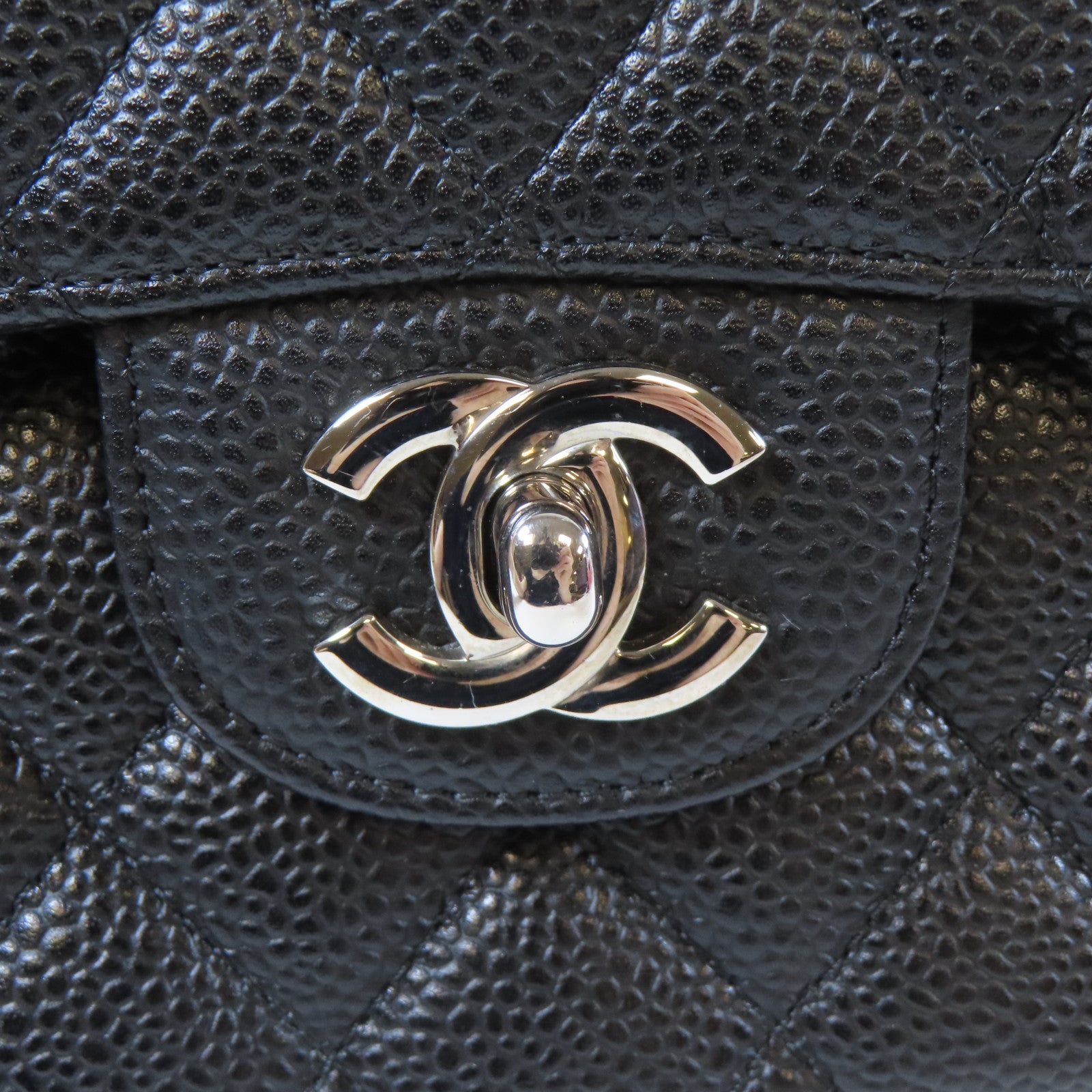 CHANEL 菱格Caviar皮革Classic 23cm銀扣鏈帶肩背袋黑色