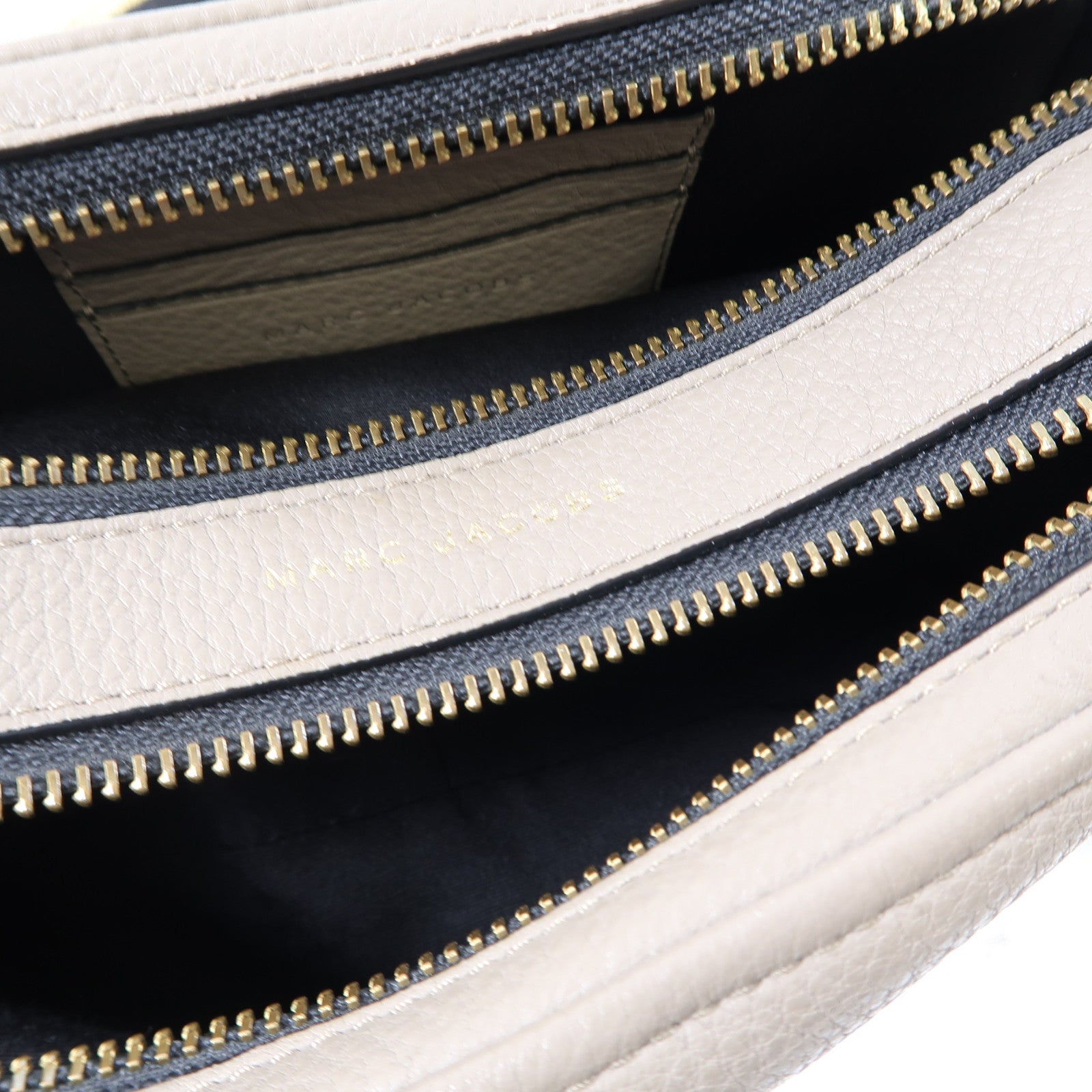 MARC JACOBS 牛皮皮革Camera Bag金扣肩背袋啡色/黑色
