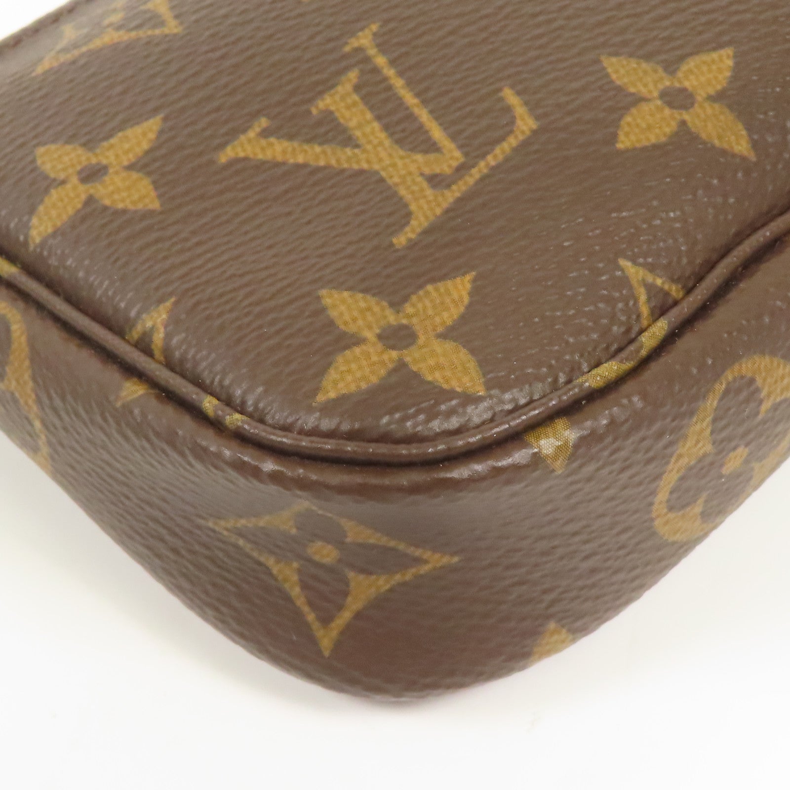 LOUIS VUITTON Monogram Mini Pochette Accessoires金扣手挽袋