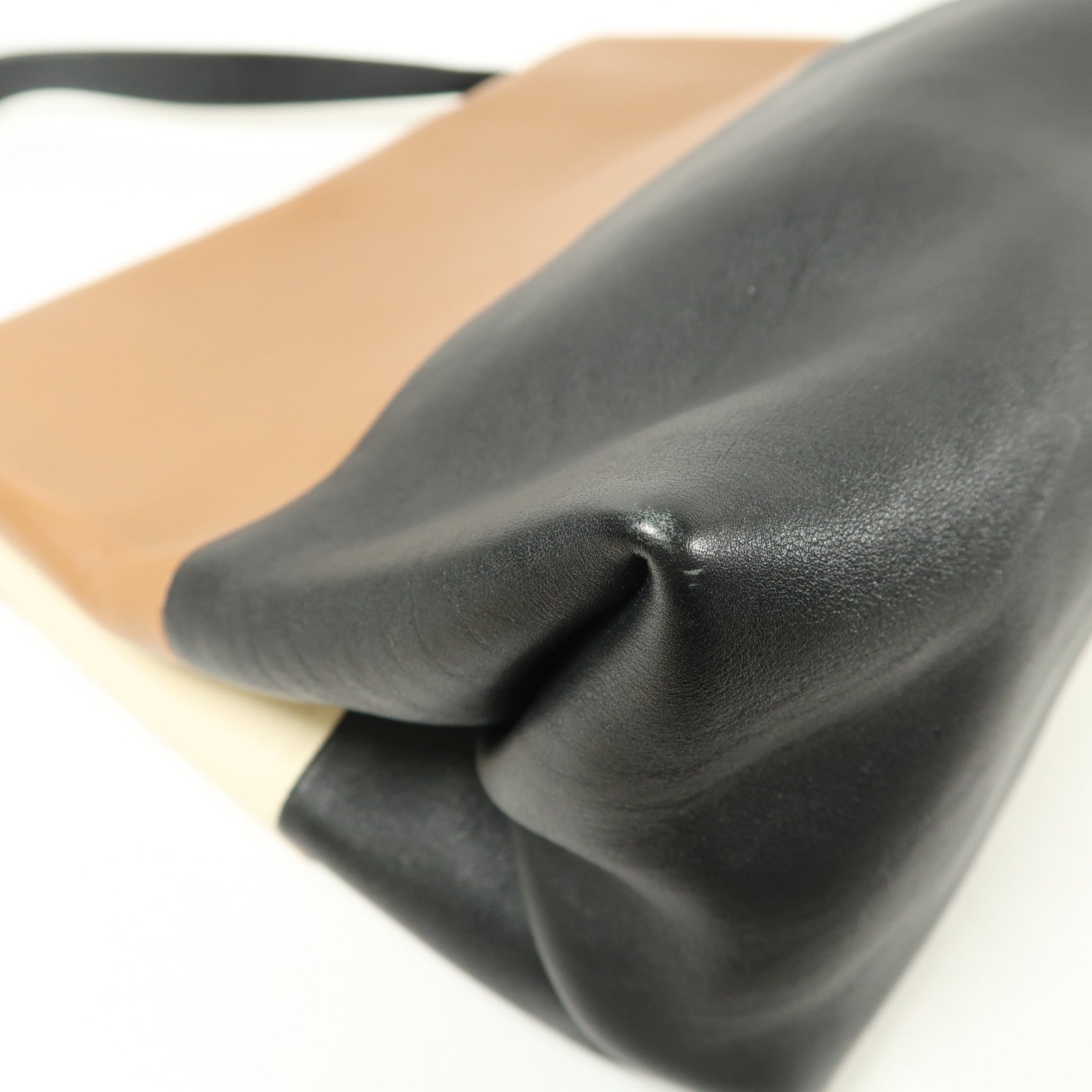 CELINE 牛皮皮革All Soft Mellow Shoulder銀扣肩背袋