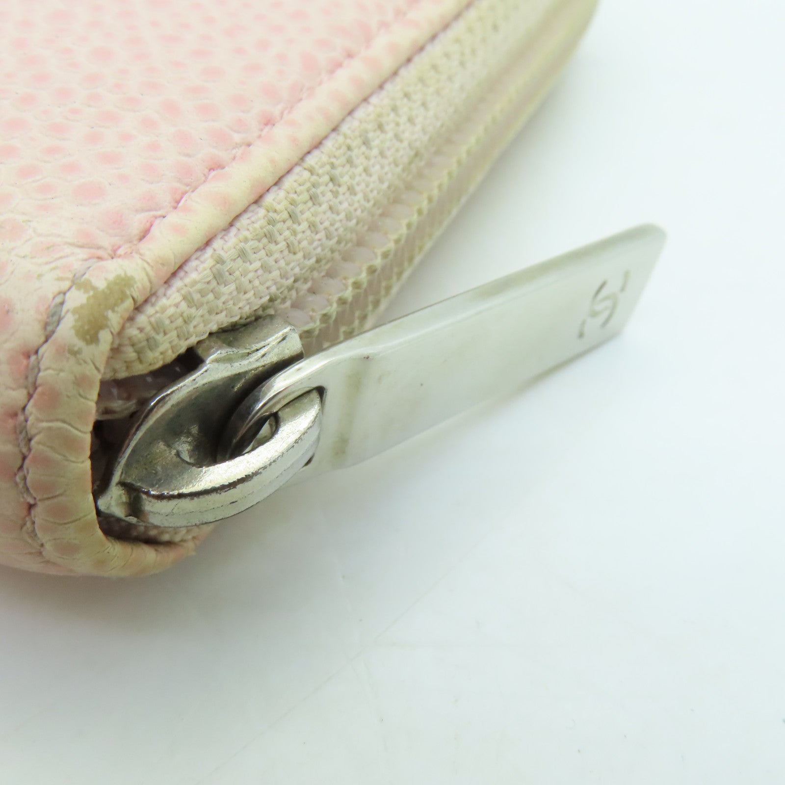 CHANEL Caviar Leather Zipper Long Wallet Silver Buckle Long Wallet Pink