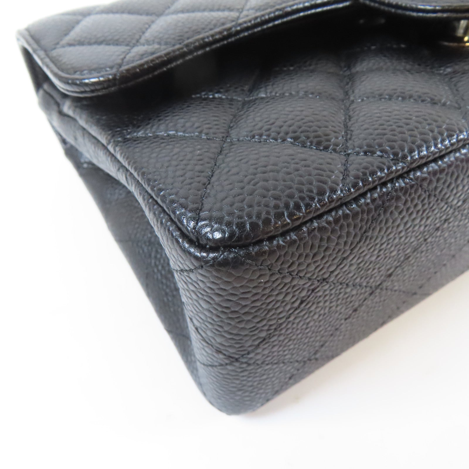 CHANEL 菱格Caviar皮革Classic 23cm銀扣鏈帶肩背袋黑色