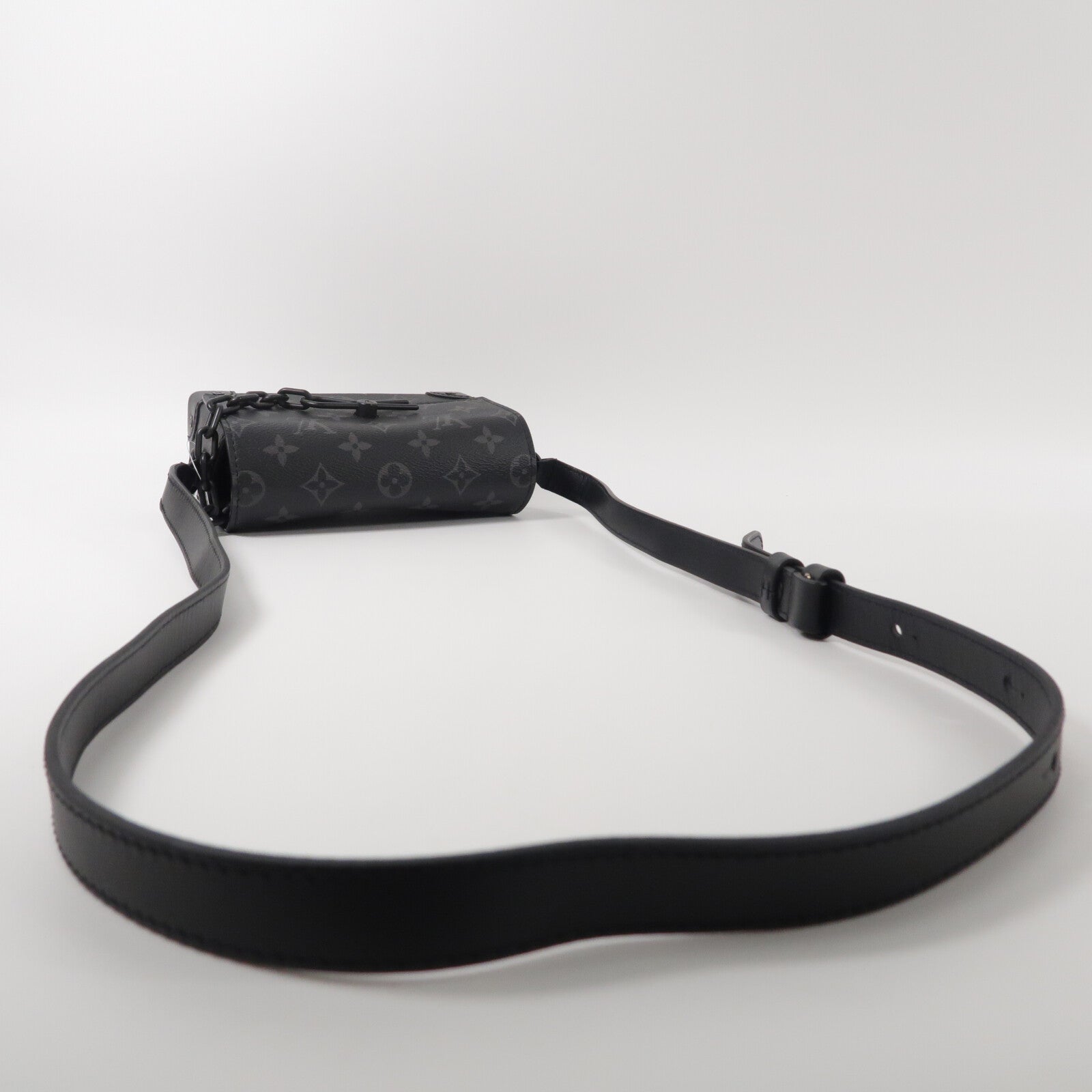 LOUIS VUITTON Monogram Eclipse Steamer肩背袋