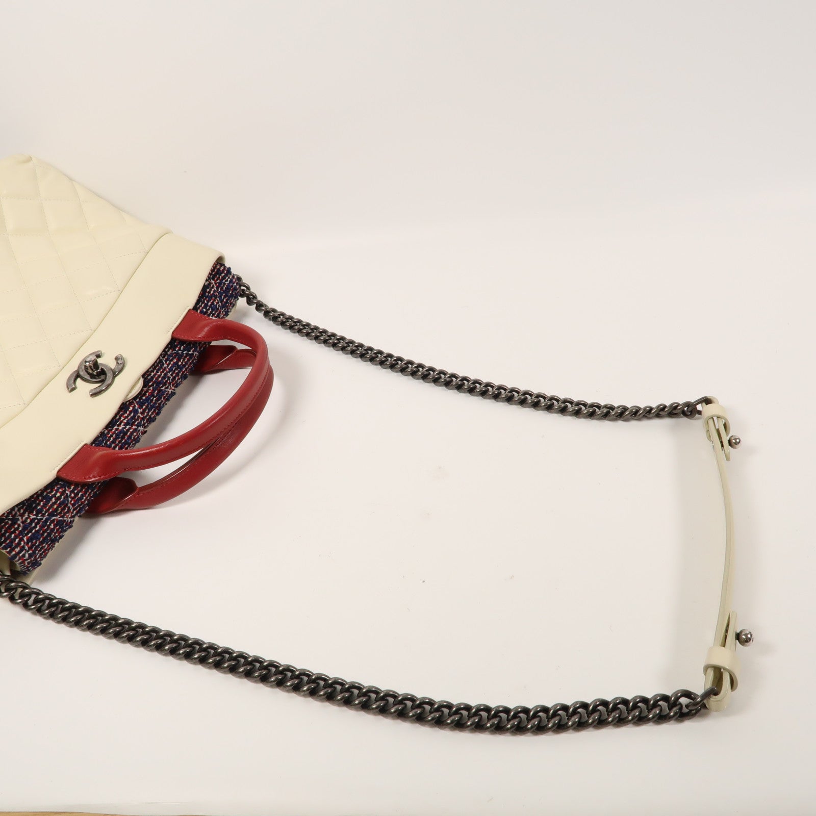 CHANEL 菱格牛皮皮革Chain Shoulder Bag銀扣手挽肩背兩用袋白色