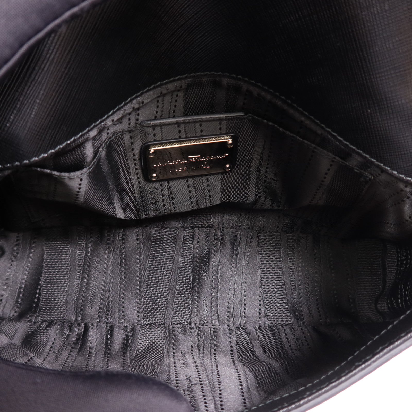 Salvatore Ferragamo 牛皮皮革Chain Shoulder Bag銀扣鏈帶肩背袋