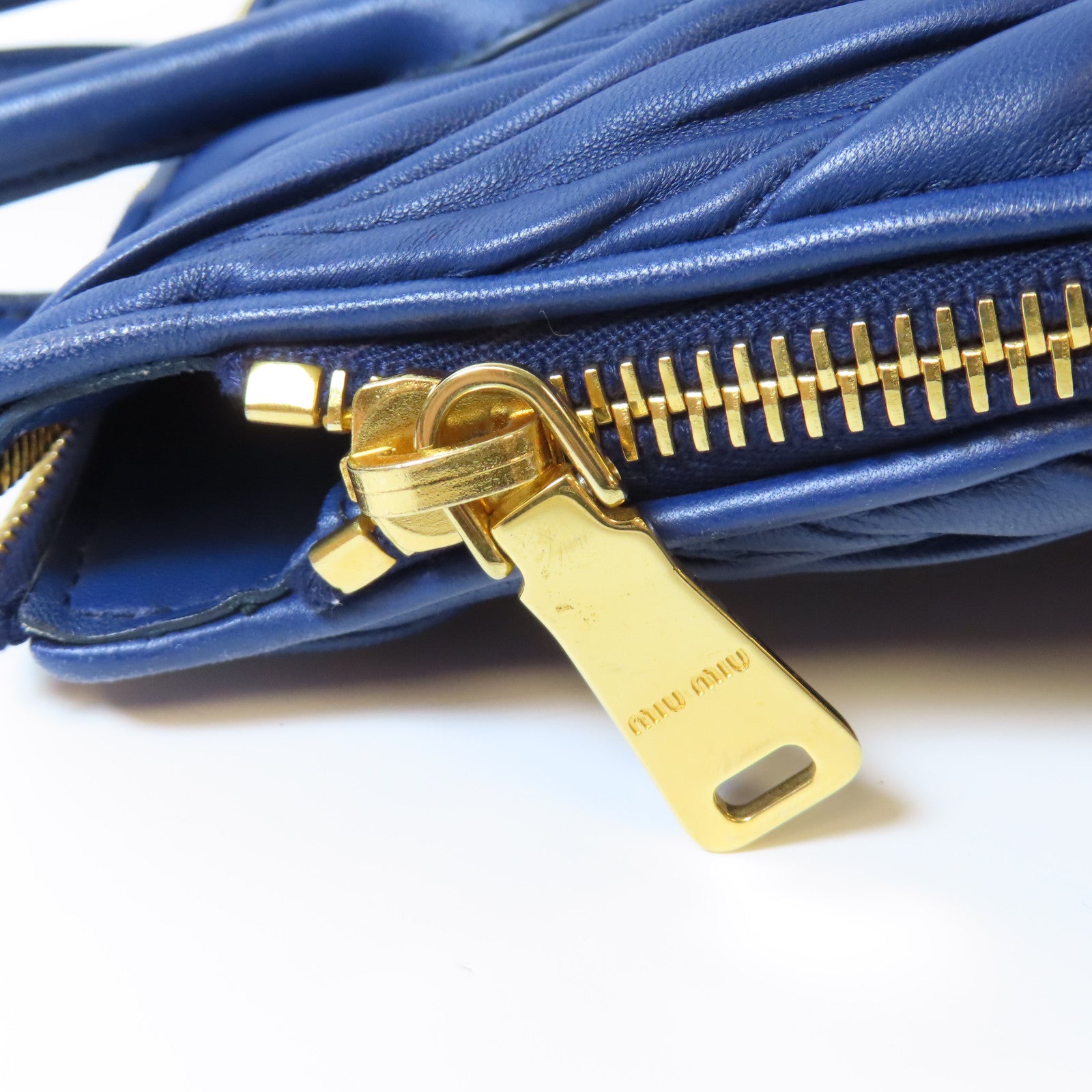 Miu Miu 牛皮皮革Handbag金扣手挽袋藍色