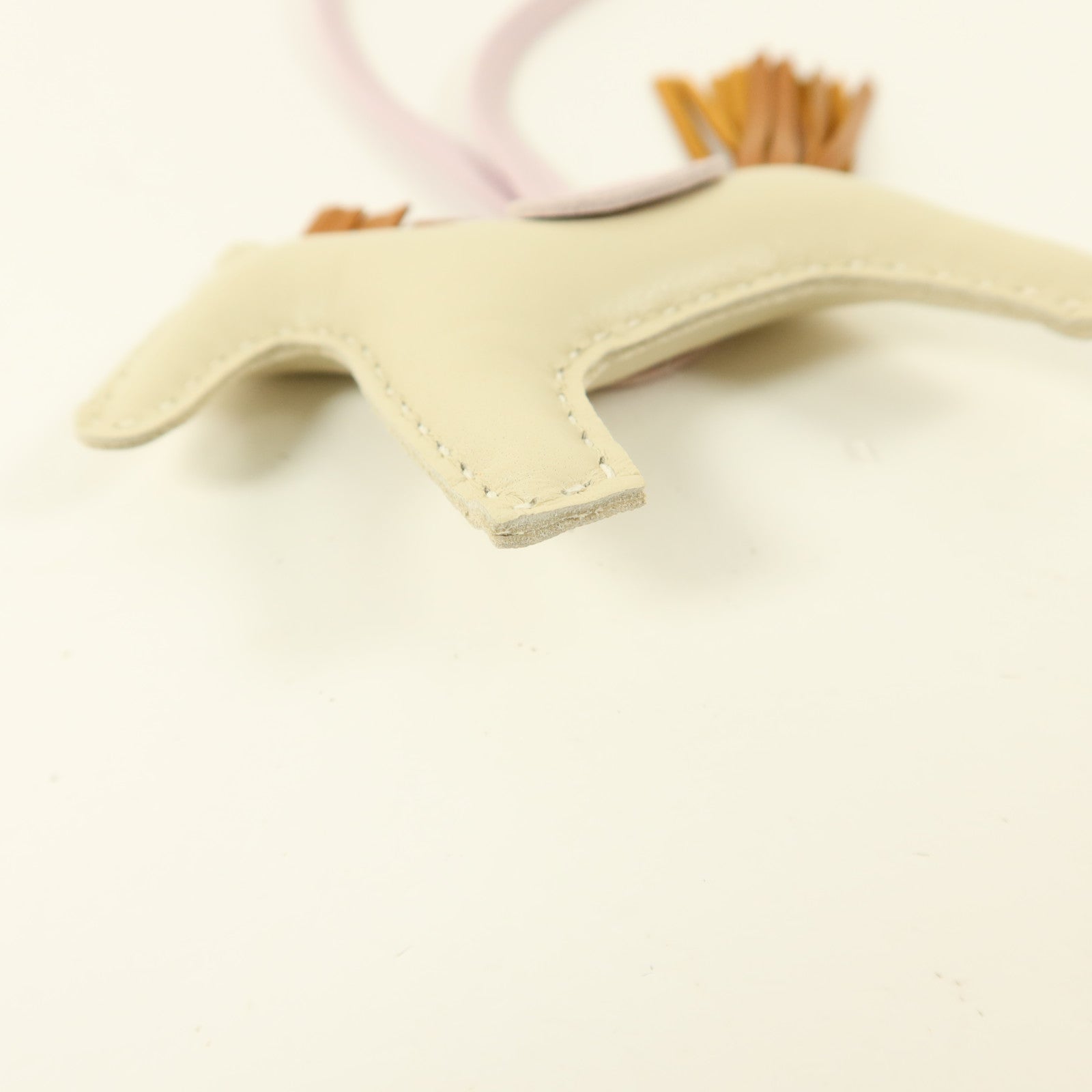 HERMES Milo皮革Rodeo PM掛飾Craie/Mauve Pale/Gold