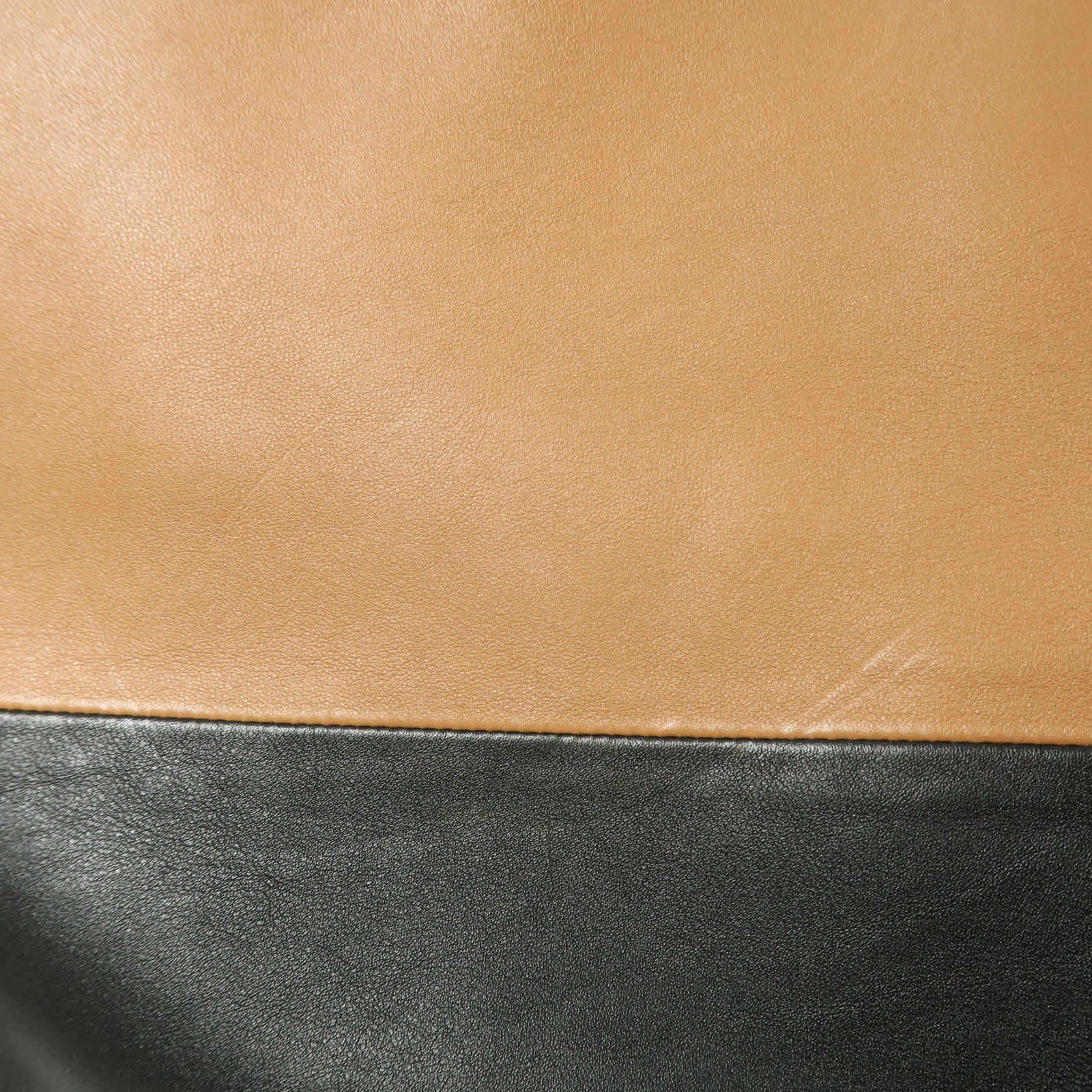 CELINE 牛皮皮革All Soft Mellow Shoulder銀扣肩背袋