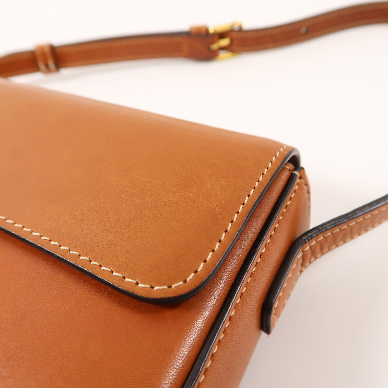 CELINE 牛皮皮革Shoulder Bag金扣肩背袋棕色