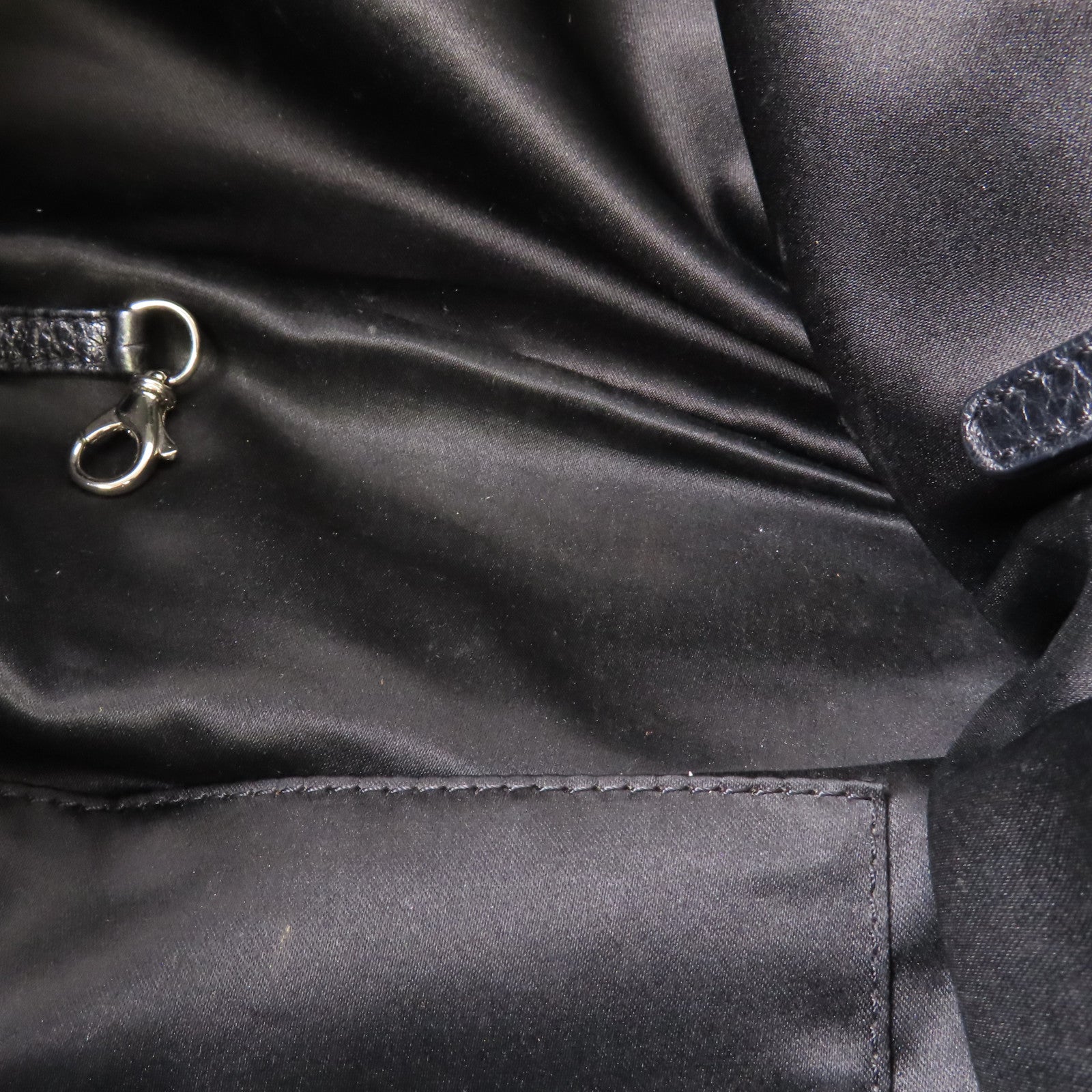 CHANEL 【激減優惠】牛皮皮革Shoulder Bag銀扣肩背袋