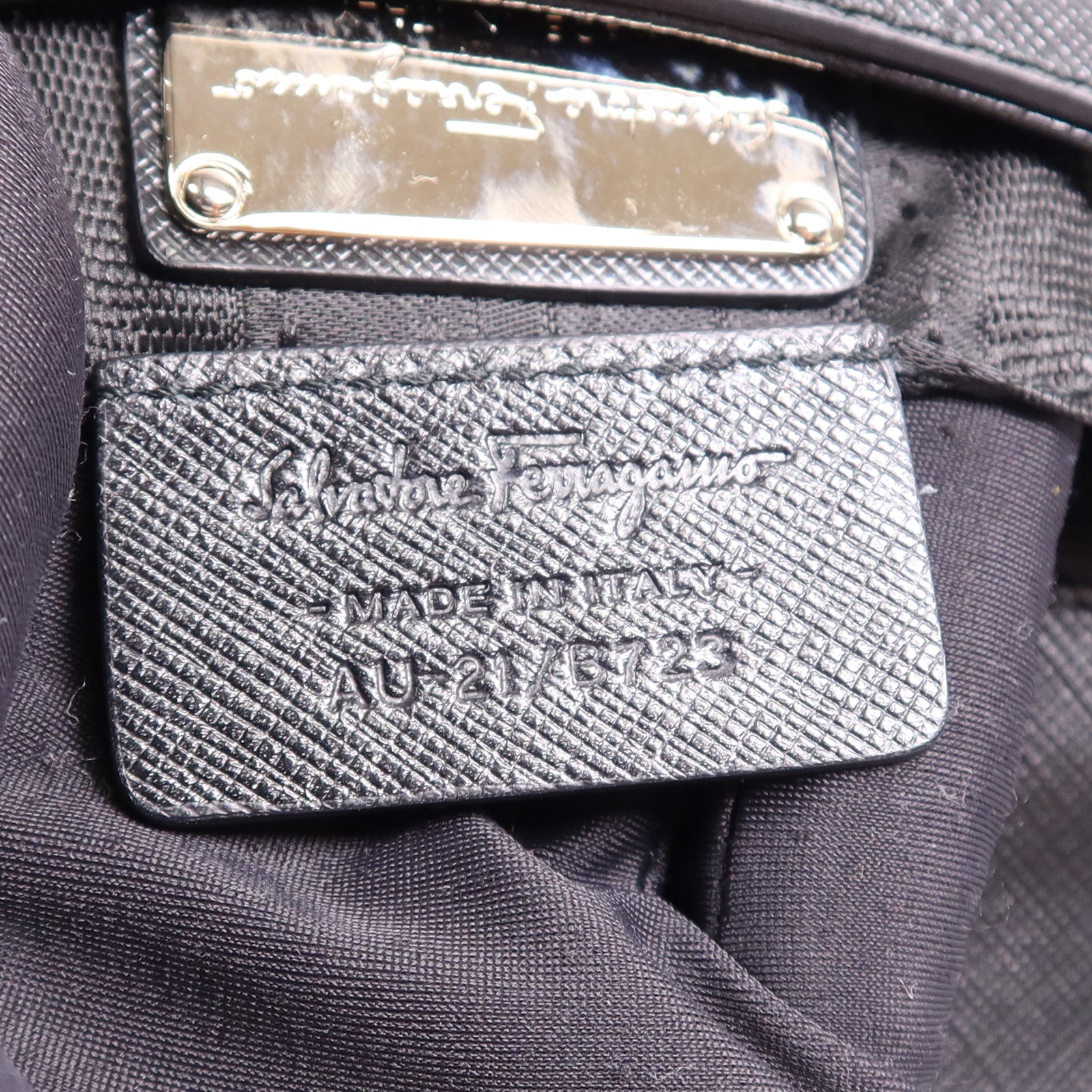 Salvatore Ferragamo 牛皮皮革Chain Shoulder Bag銀扣鏈帶肩背袋