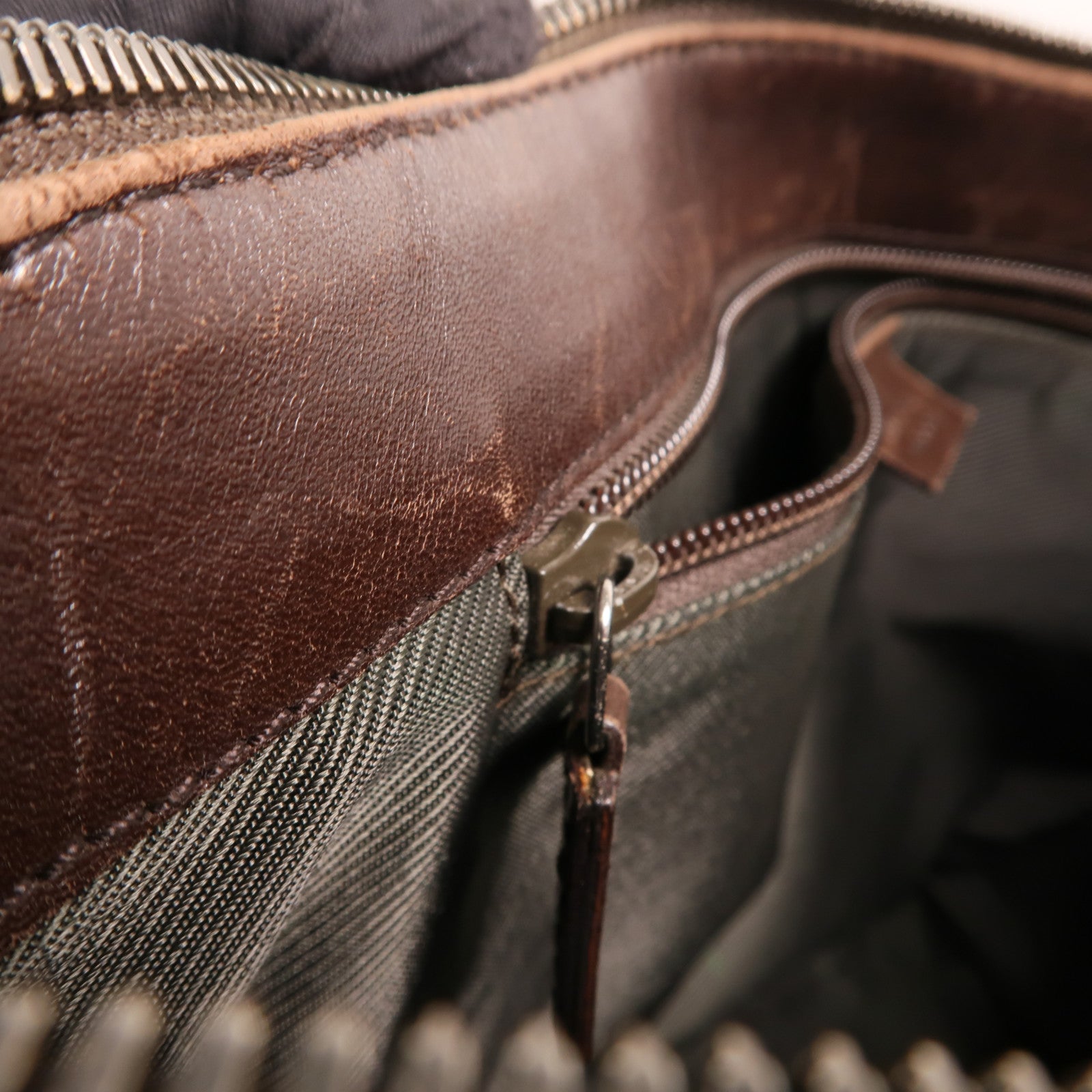 GUCCI GG帆布Shoulder Bag銀扣肩背袋
