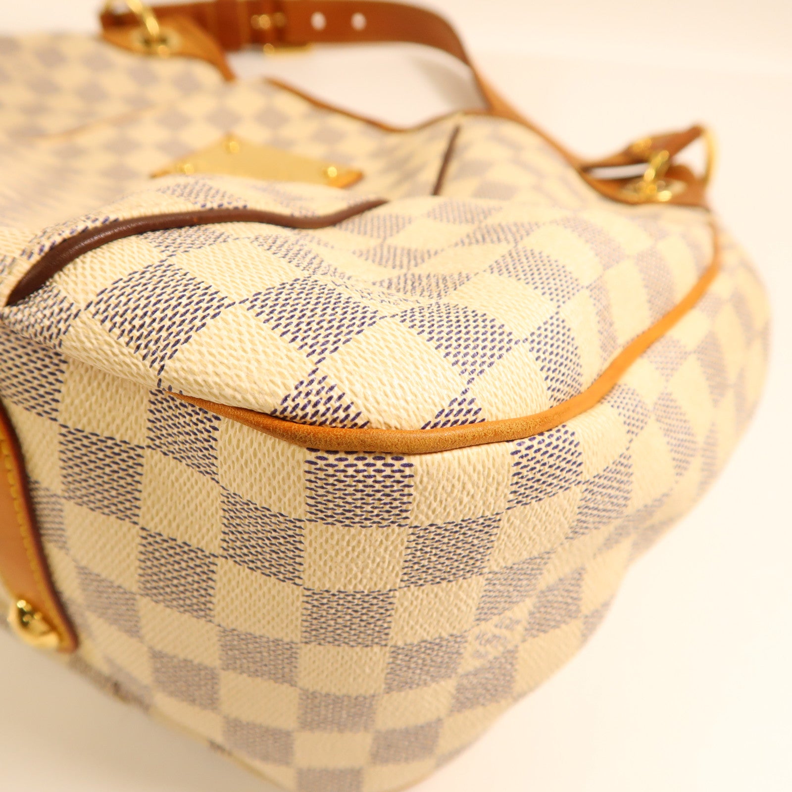LOUIS VUITTON Damier Azur Galliera PM金扣肩背袋白色