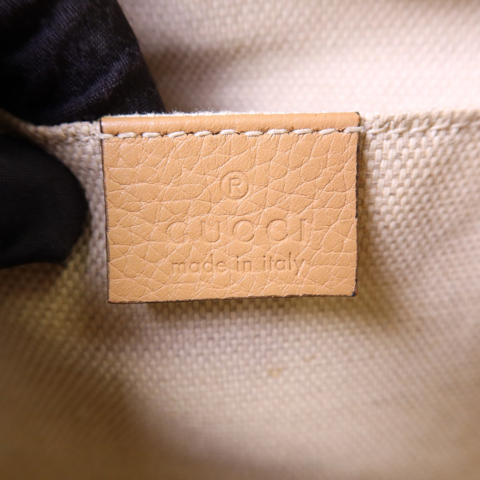 GUCCI 牛皮皮革SOHO Disco金扣肩背袋308364