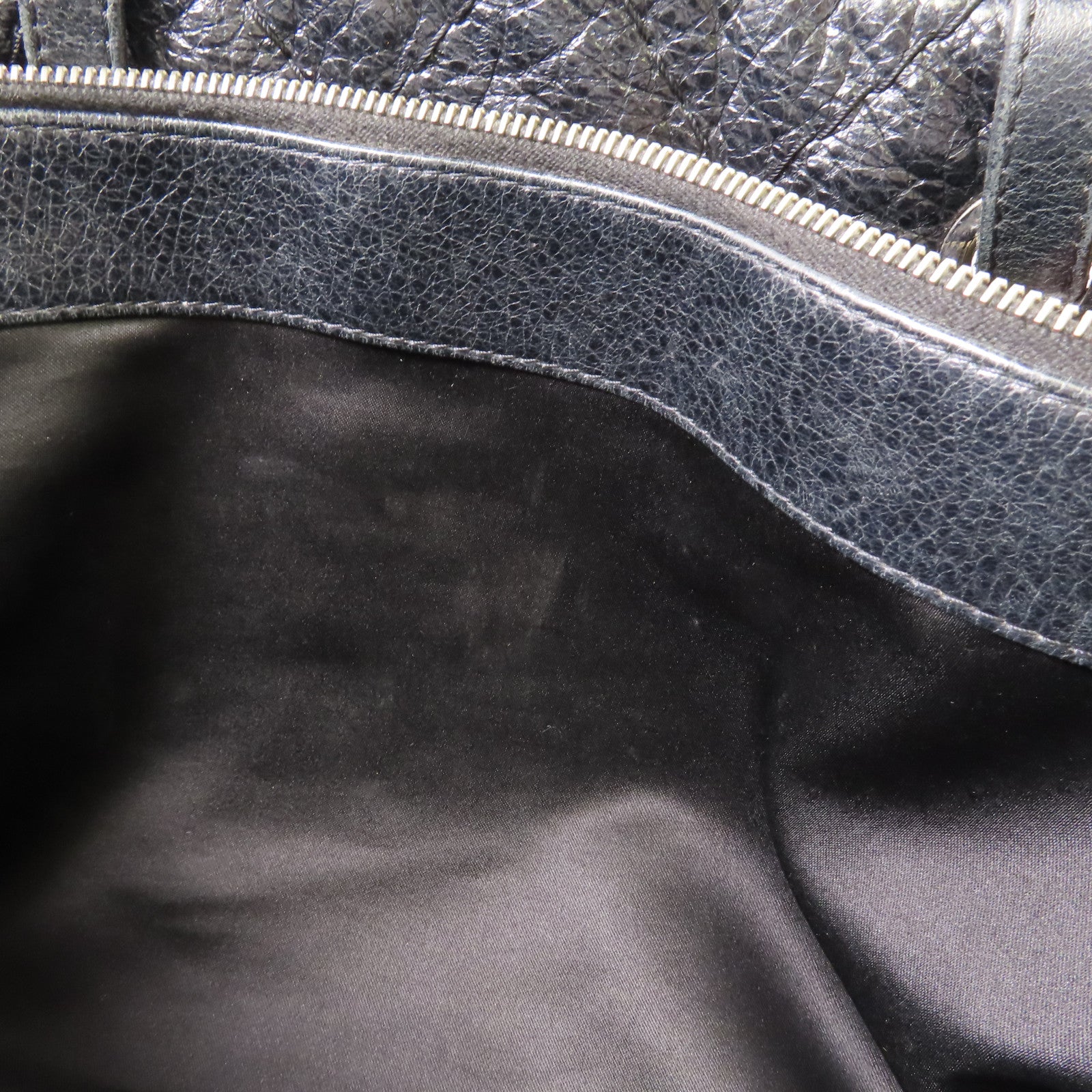 CHANEL 牛皮皮革Shoulder Bag銀扣肩背袋