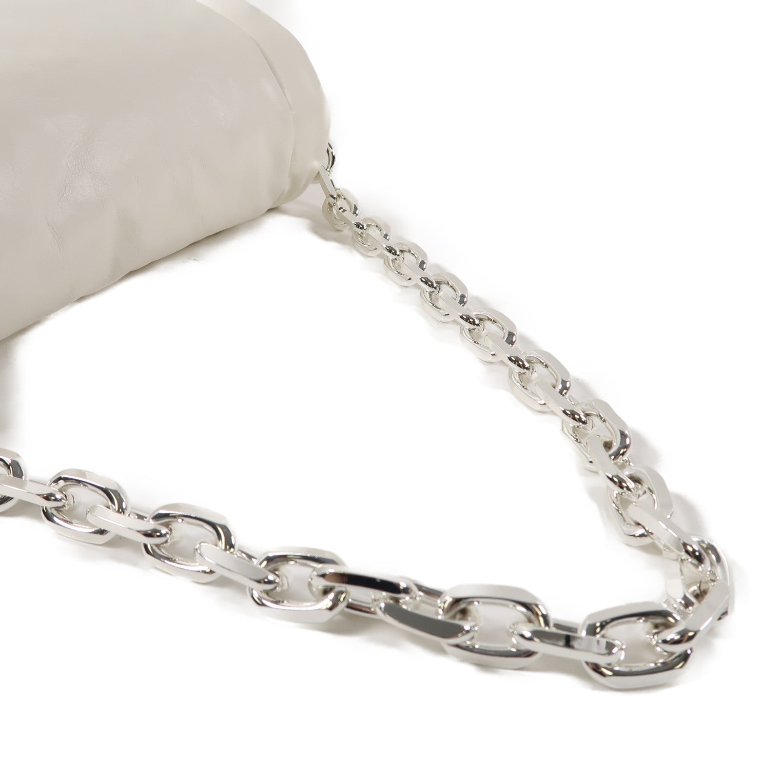 MARC JACOBS 皮革The Barcode Pillow Bag銀扣鏈帶肩背袋白色