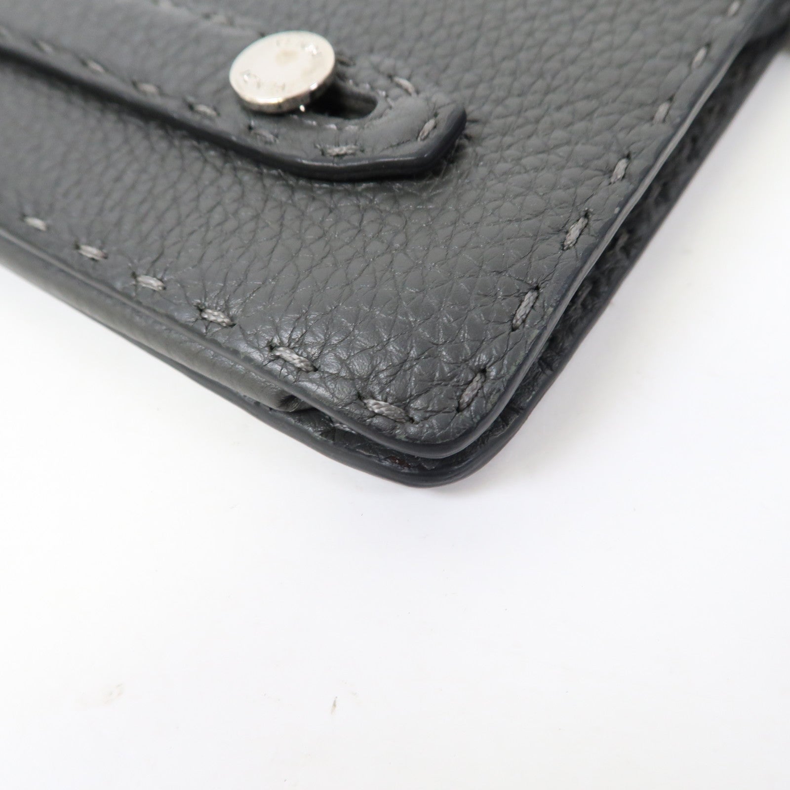 FENDI 皮革Pouch Wallet銀扣手拿包灰色