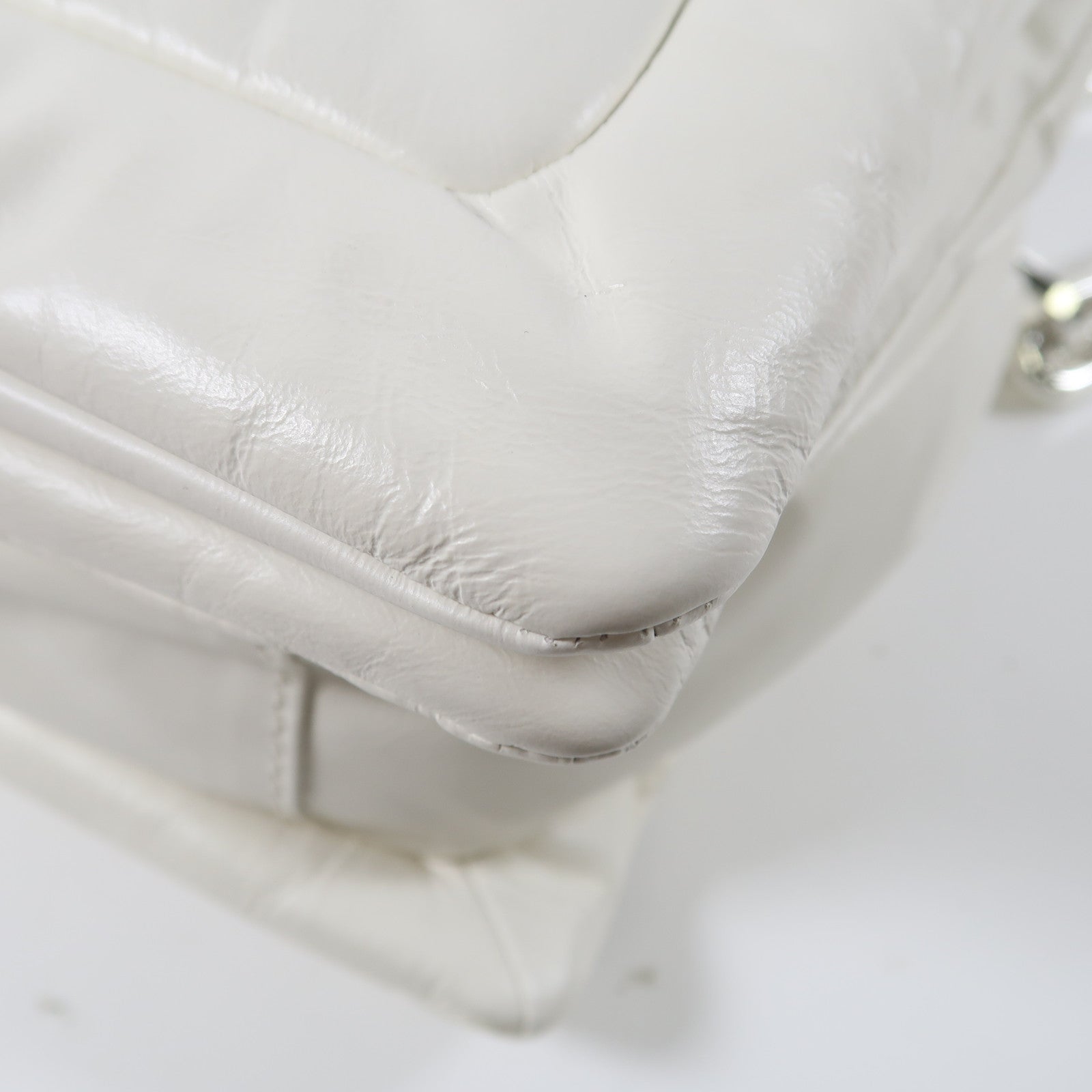 MARC JACOBS 皮革The Barcode Pillow Bag銀扣鏈帶肩背袋白色