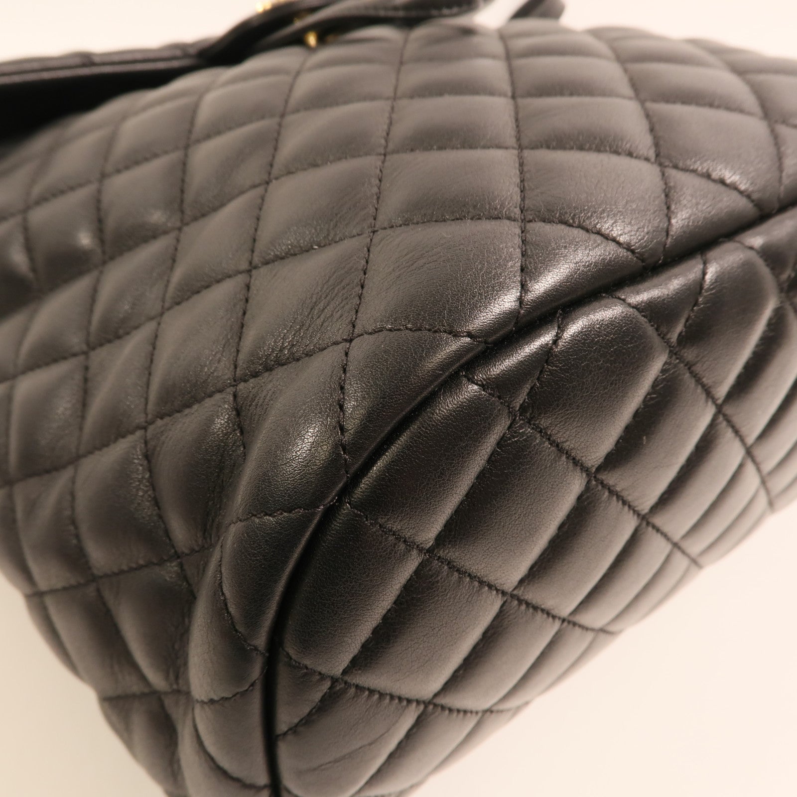 CHANEL 羊皮皮革Backpack金扣背包