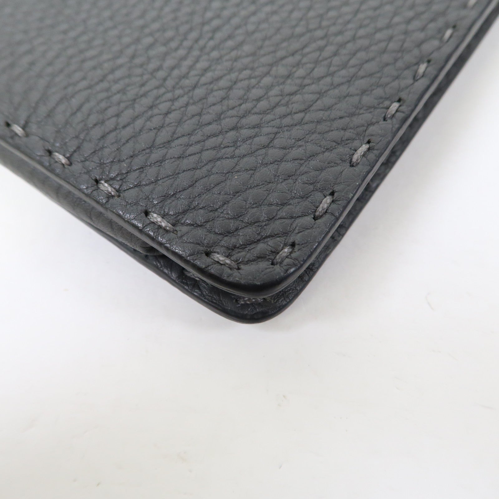 FENDI 皮革Pouch Wallet銀扣手拿包灰色
