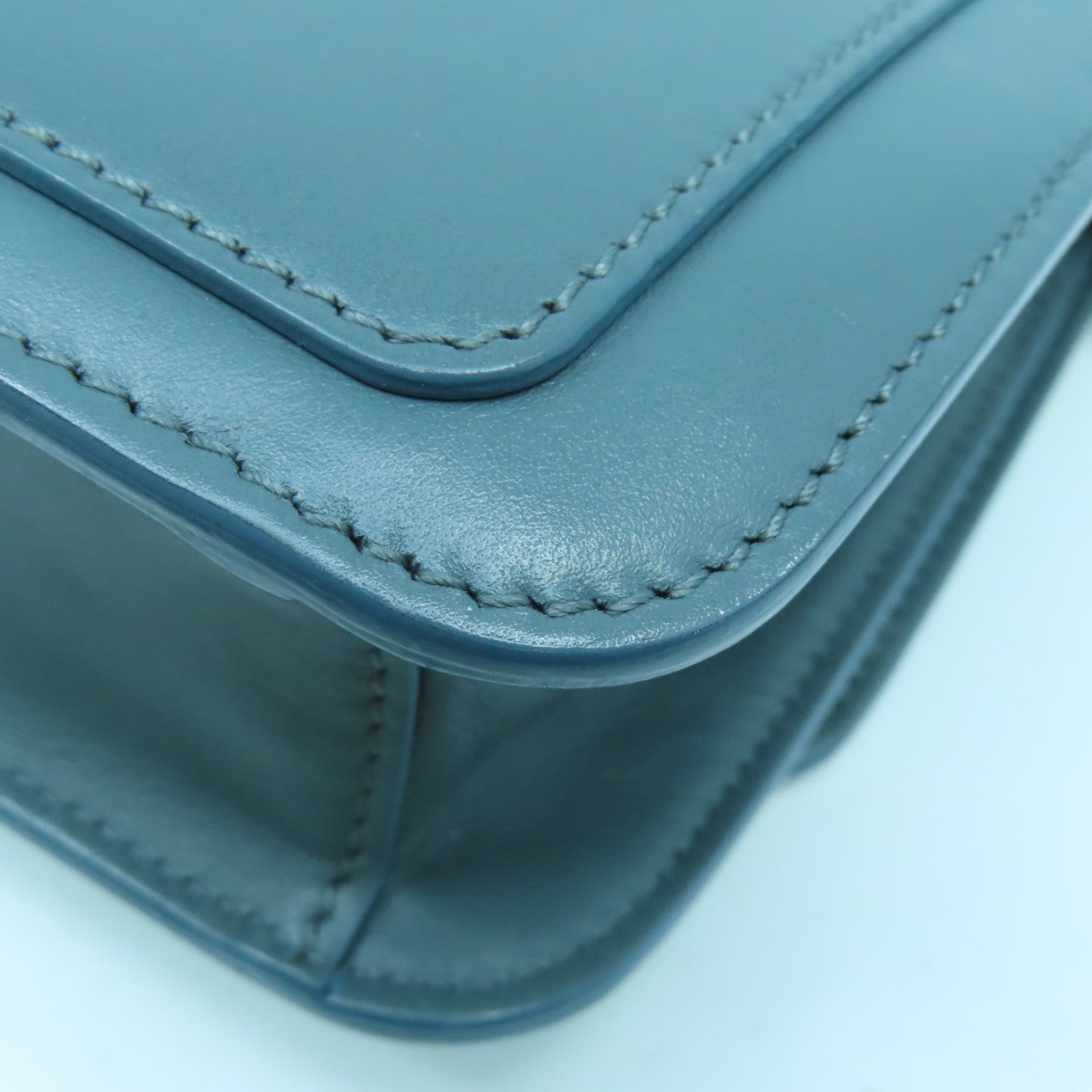 Chloe 【清倉大減價】牛皮皮革Shoulder Bag金扣肩背袋藍色