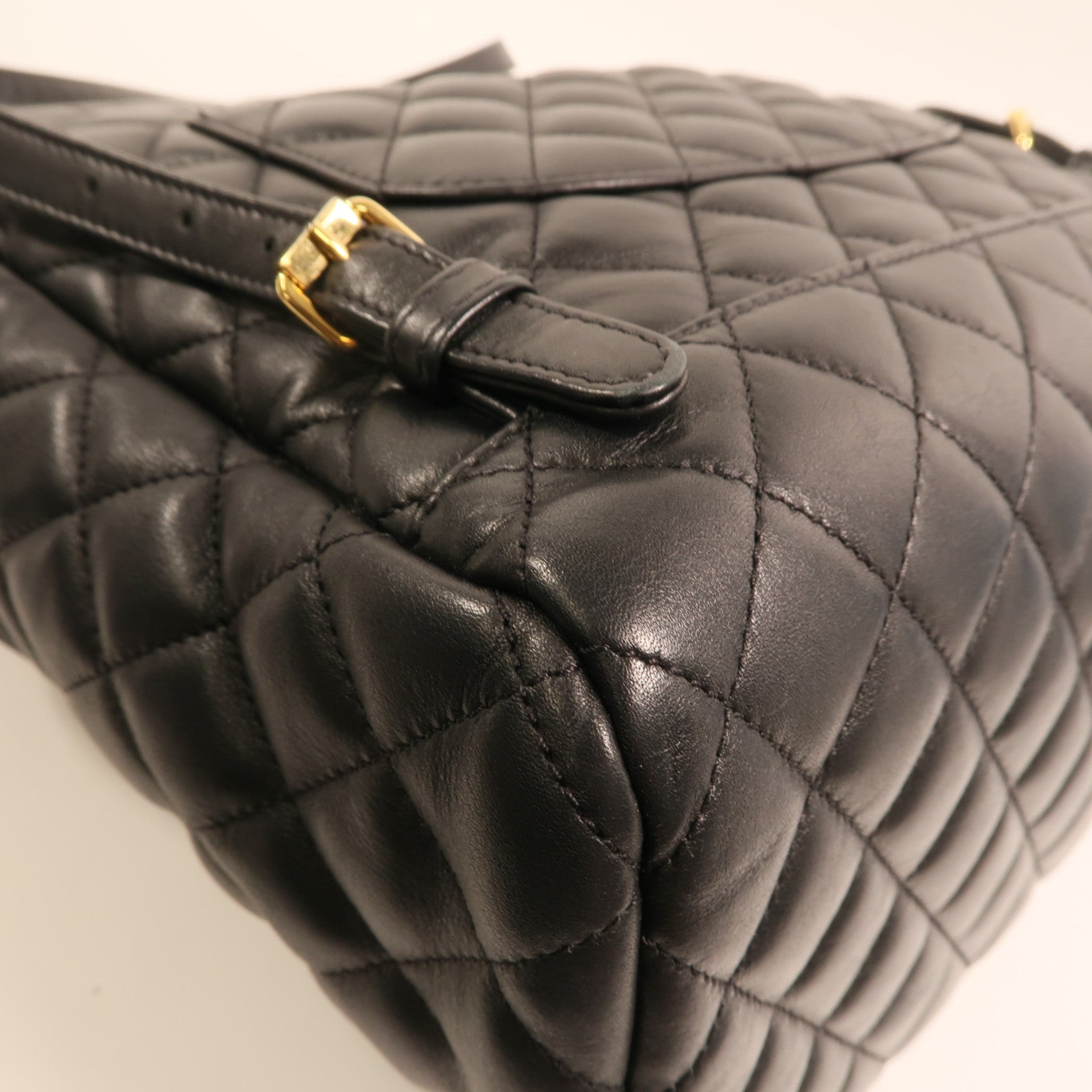 CHANEL 羊皮皮革Backpack金扣背包
