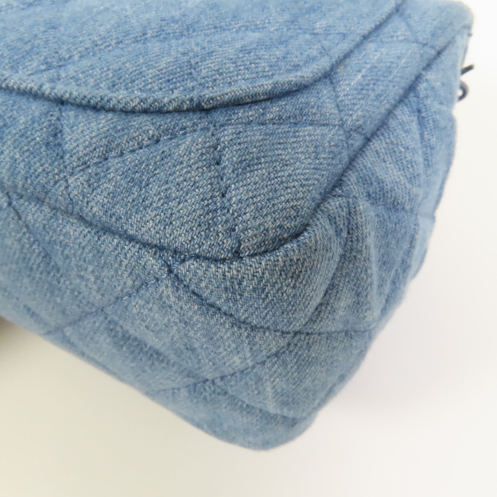 CHANEL Denim Mini Classic 17金扣鏈帶肩背袋