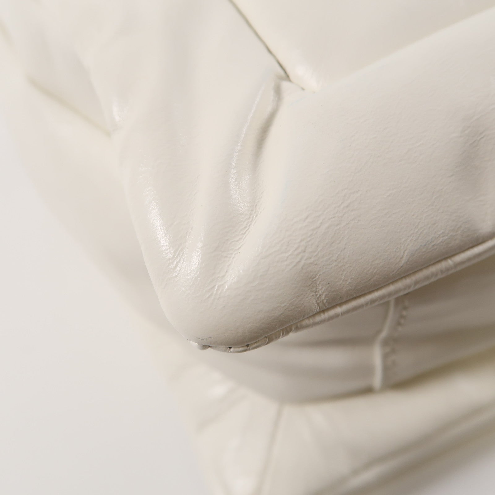 MARC JACOBS 皮革The Barcode Pillow Bag銀扣鏈帶肩背袋白色