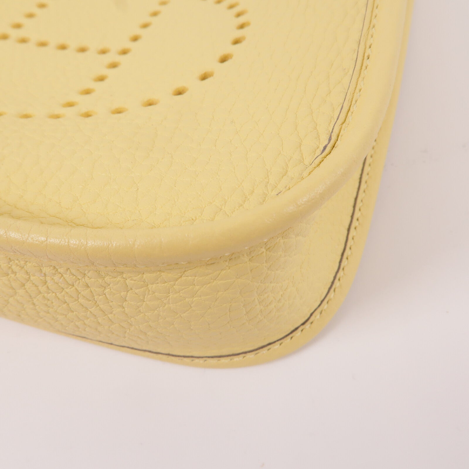 HERMES Clemence皮革Evelyne TPM肩背袋Jaune Poussin