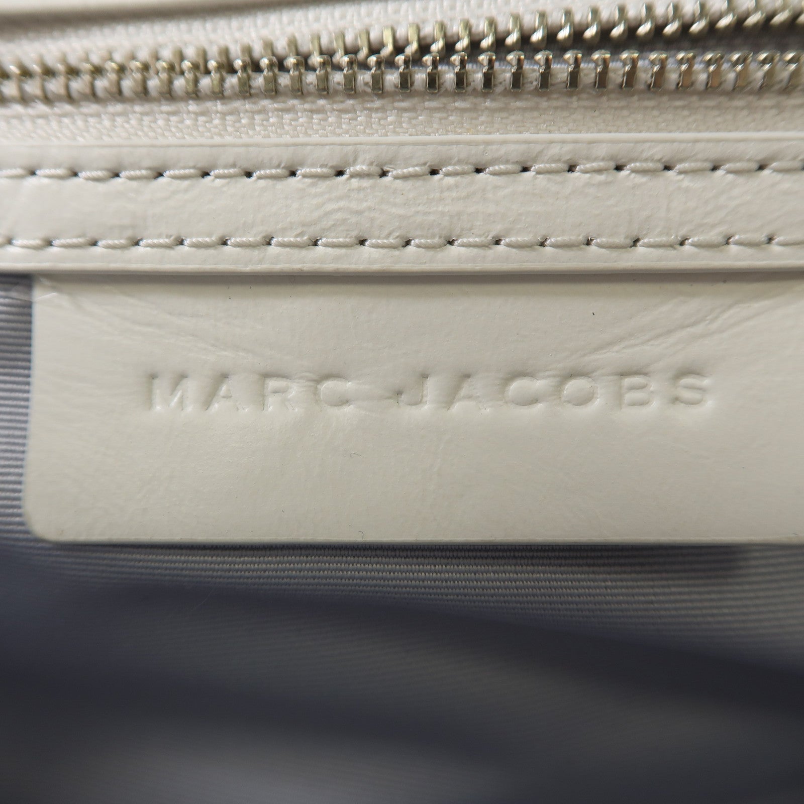 MARC JACOBS 皮革The Barcode Pillow Bag銀扣鏈帶肩背袋白色