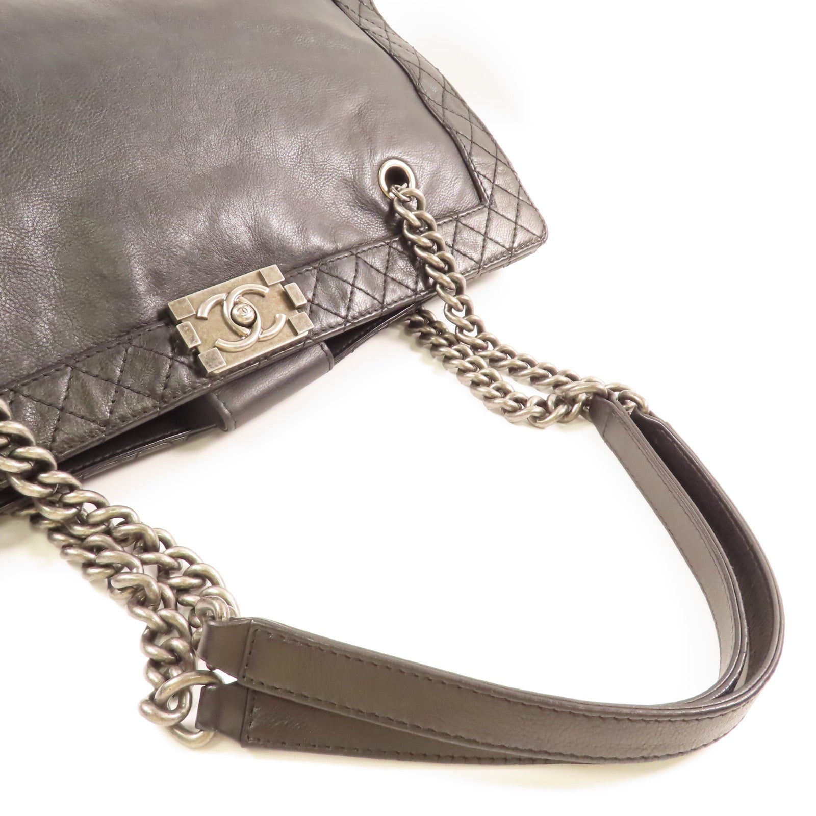 CHANEL 牛皮皮革Chain Shoulder銀扣肩背袋黑色