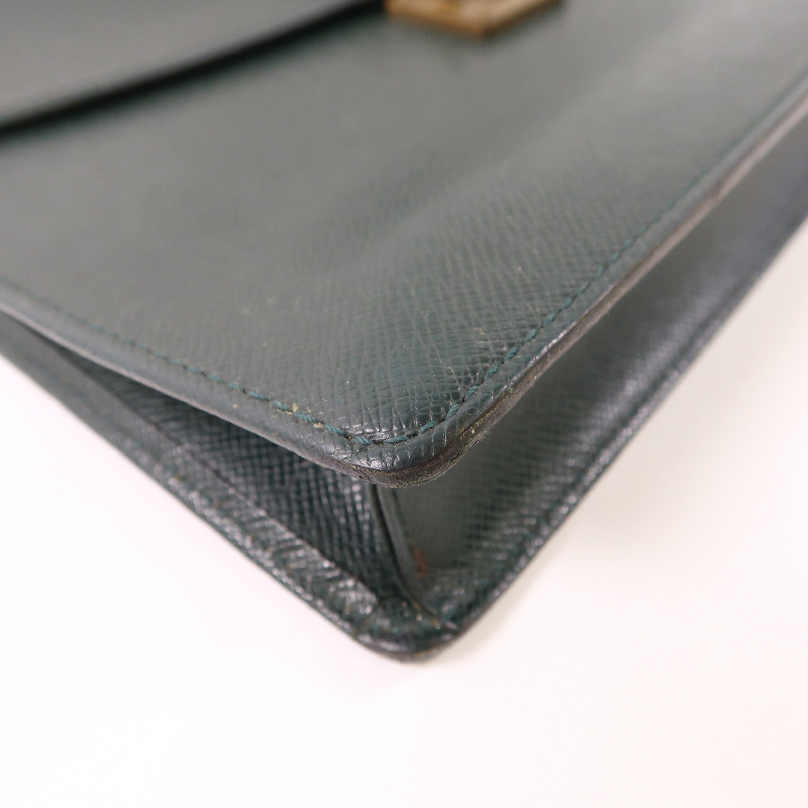 LOUIS VUITTON Taiga Business Bag公事包