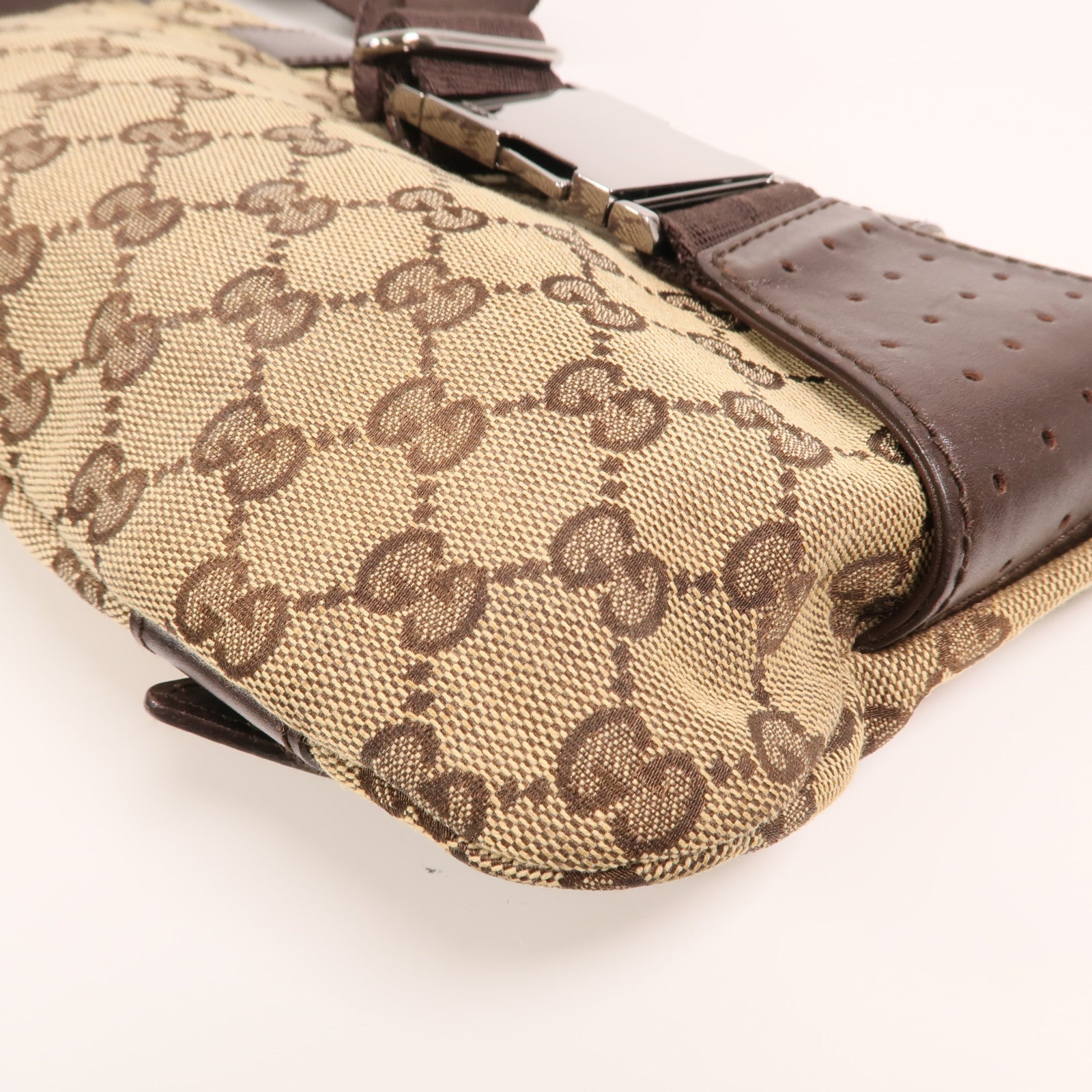 GUCCI GG帆布Waist Bag銀扣腰包