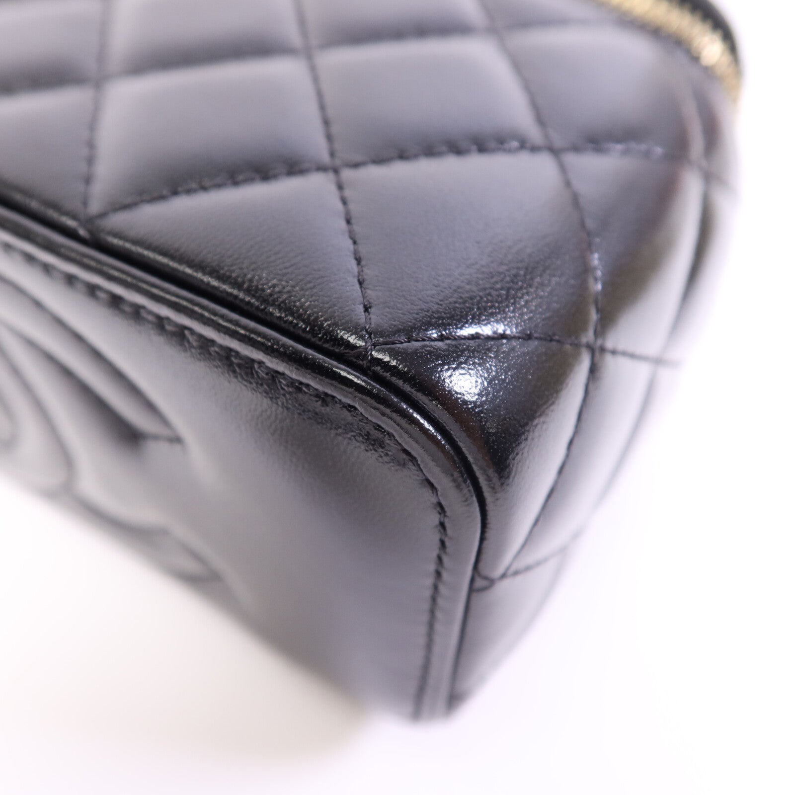 CHANEL 【激減優惠】皮革Vanity Case金扣鏈帶肩背袋