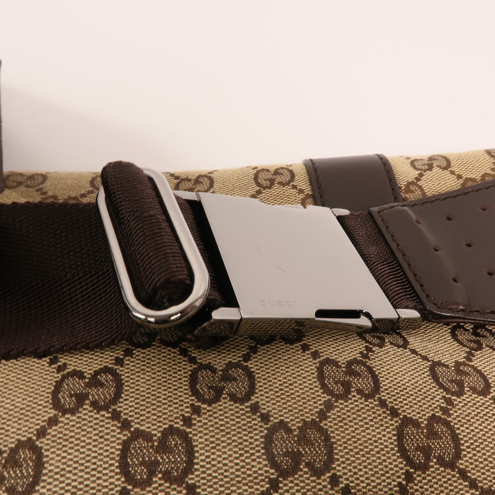 GUCCI GG帆布Waist Bag銀扣腰包