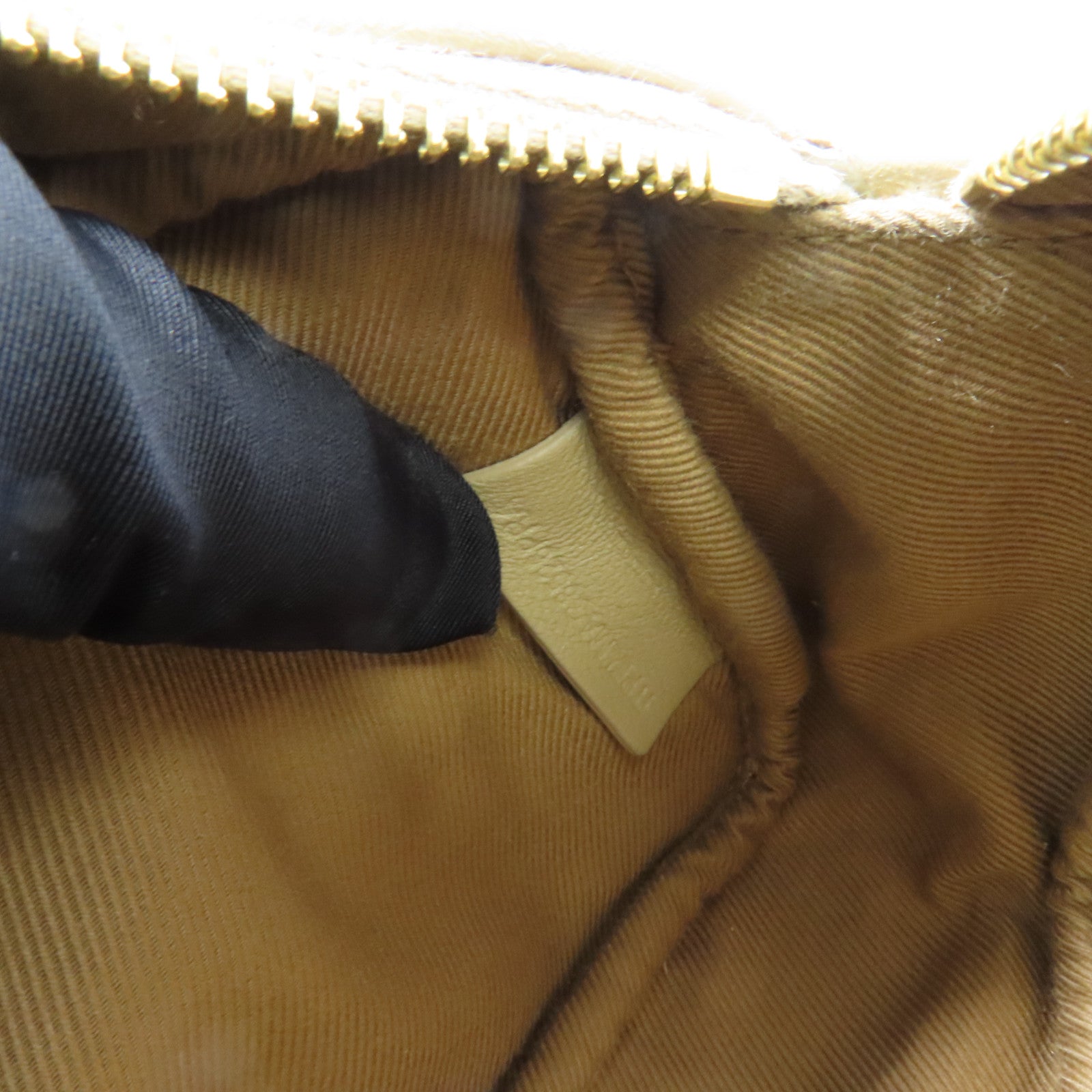 BURBERRY 羊皮皮革Mini Lola Camera Bag金扣肩背袋