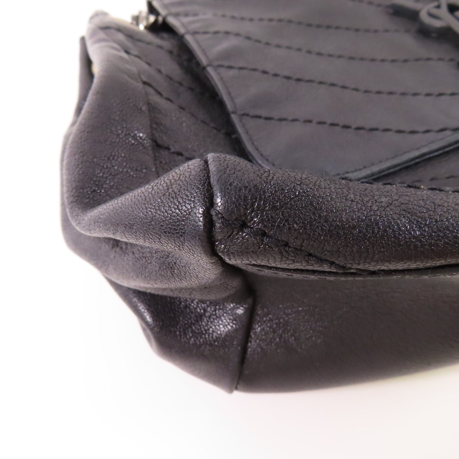 SAINT LAURENT 皮革Nolita Medium鏈帶肩背袋
