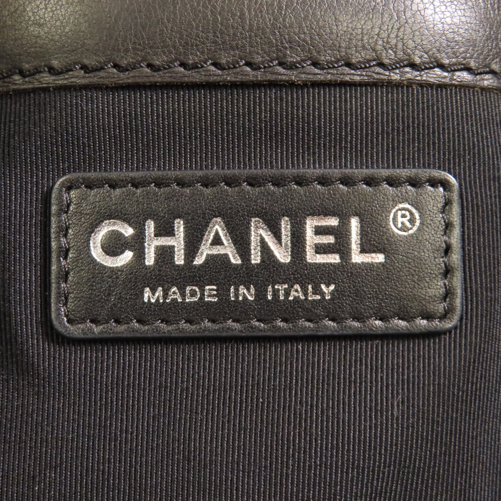 CHANEL 牛皮皮革Chain Shoulder銀扣肩背袋黑色
