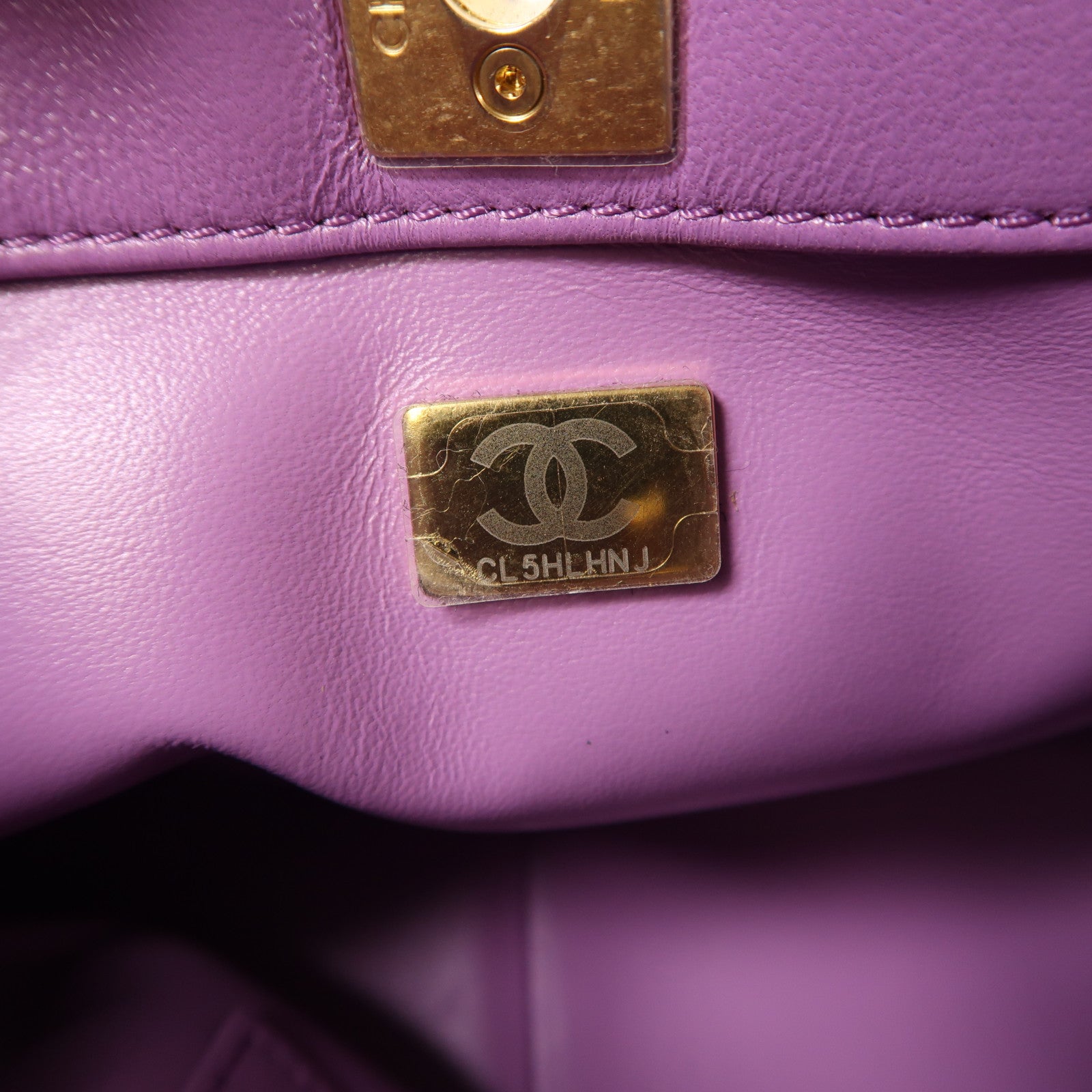 CHANEL 羊皮皮革Pick Me Up Hobo Bag金扣肩背袋