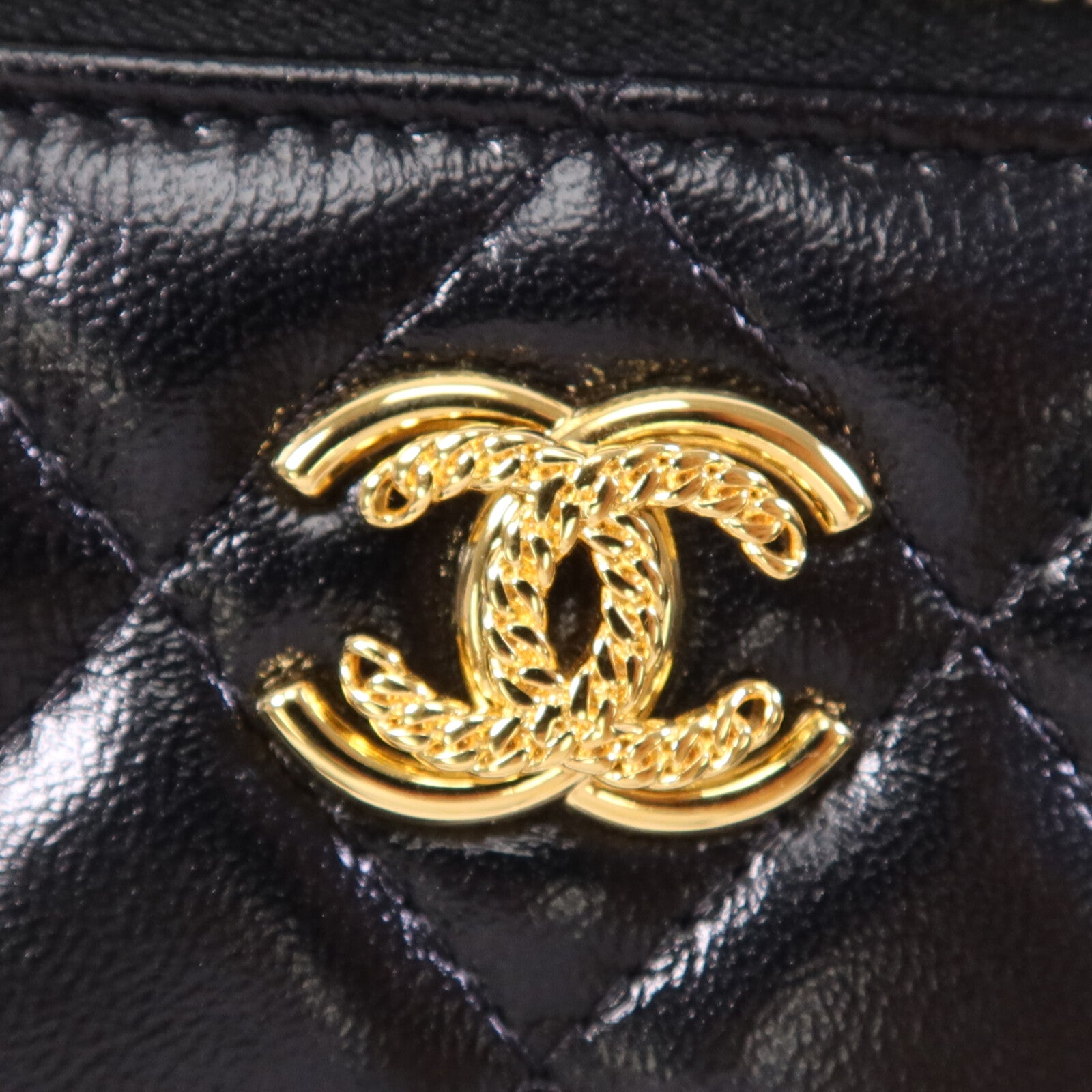 CHANEL 【激減優惠】皮革Vanity Case金扣鏈帶肩背袋