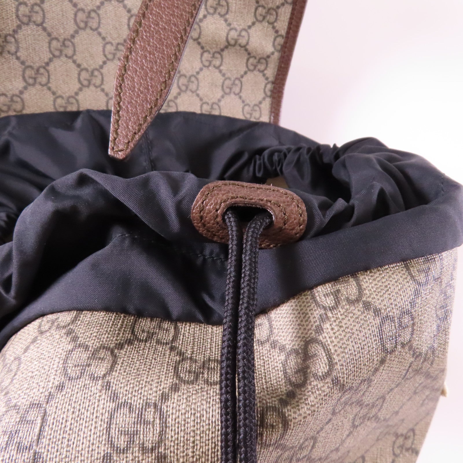 GUCCI 塗層帆布GG Supreme Embroider Rucksack金扣背包啡色