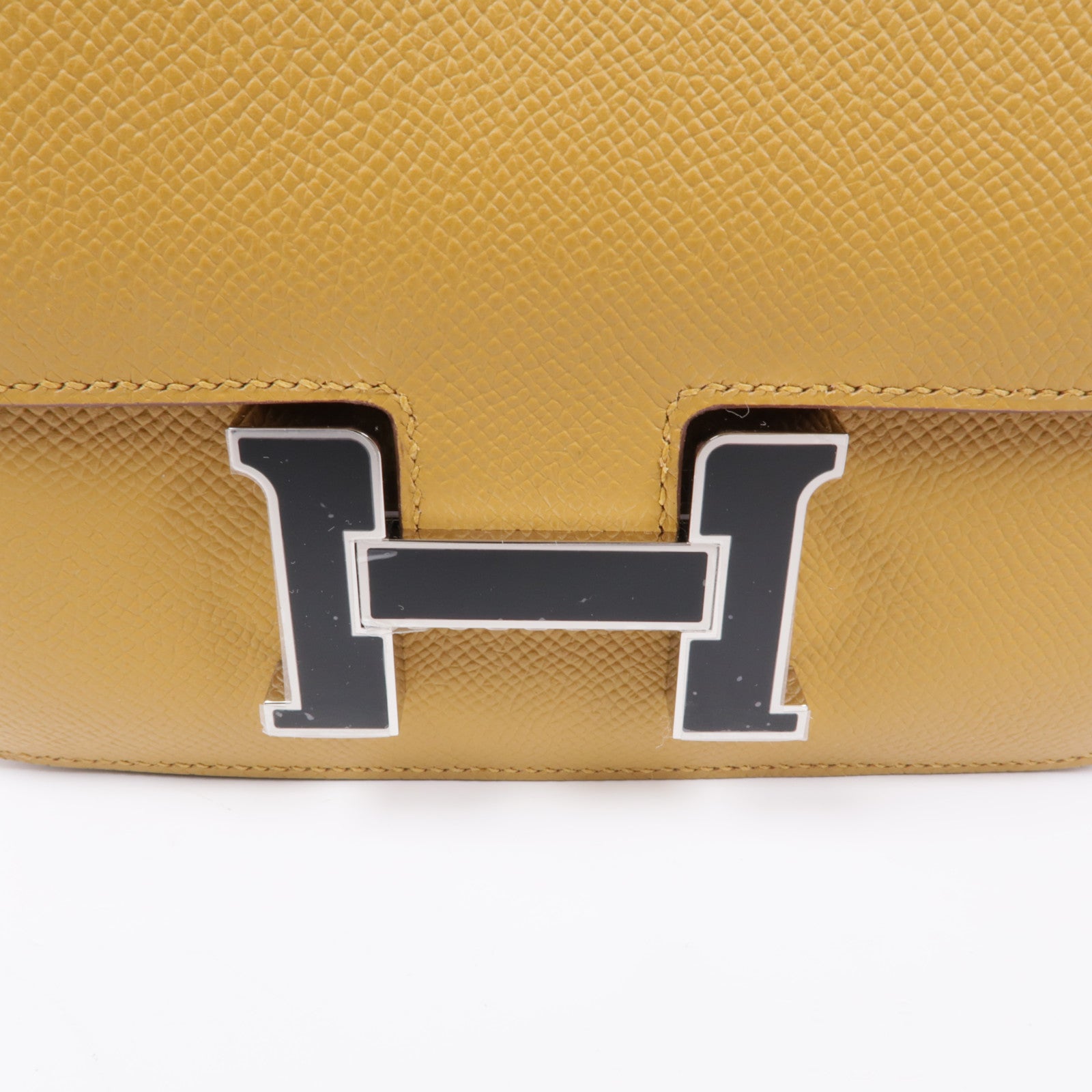 HERMES Epsom皮革Constance Mini銀扣肩背袋Sesame/Noir