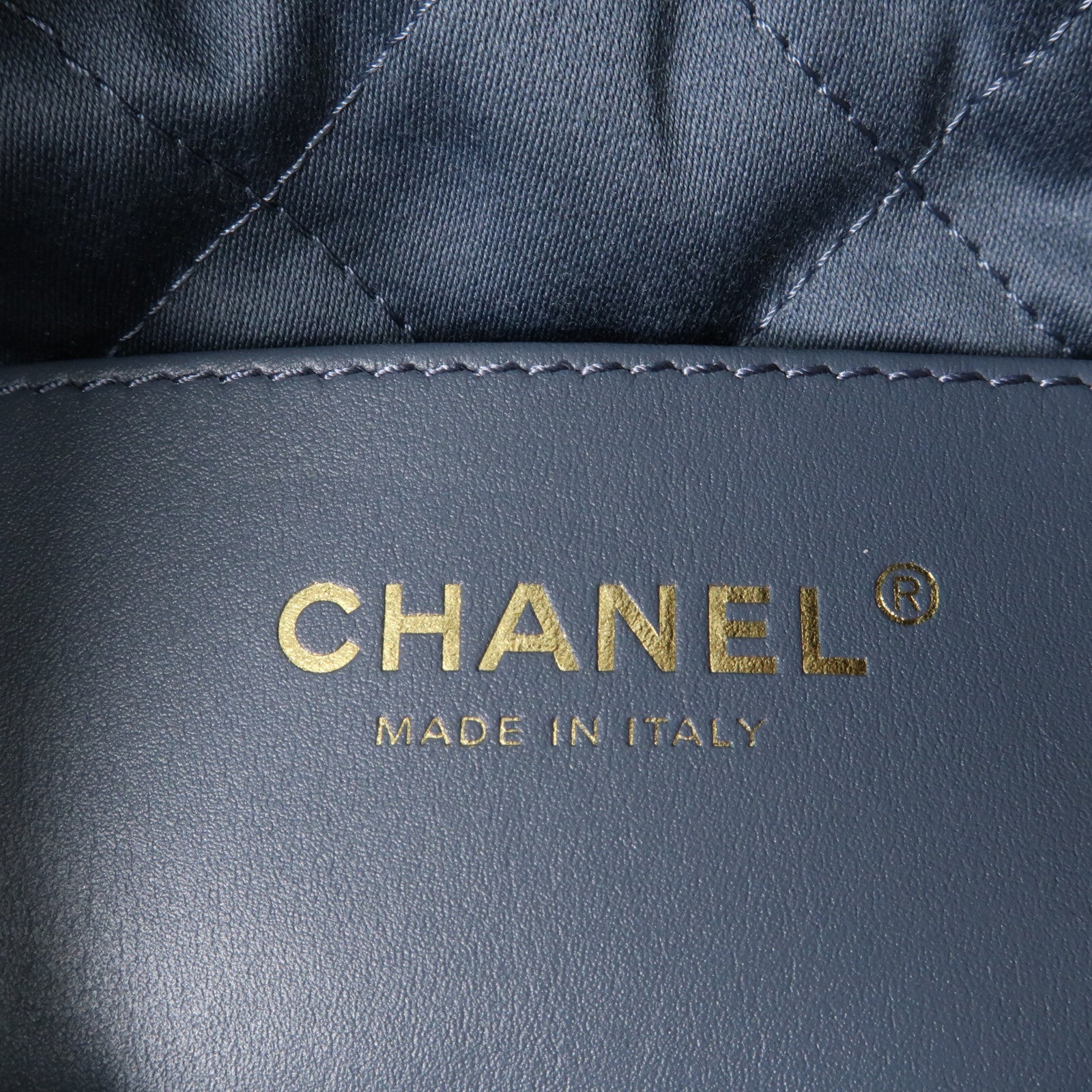 CHANEL 牛皮皮革Chanel 22 Mini金扣鏈帶手挽肩背兩用袋